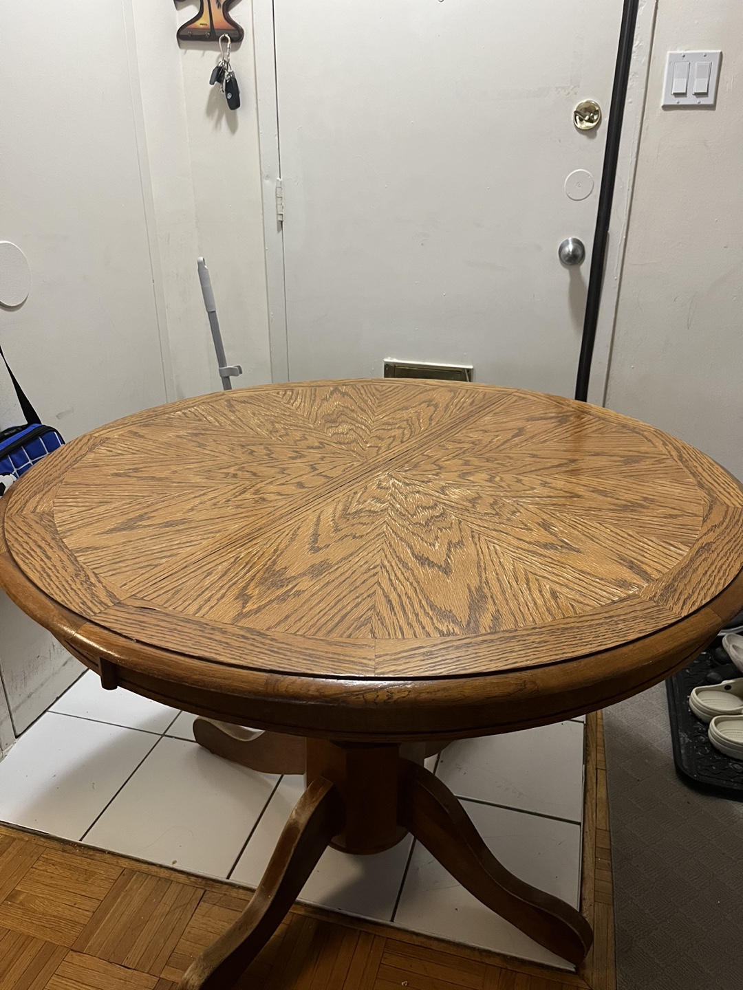 Round Oak Dining Table