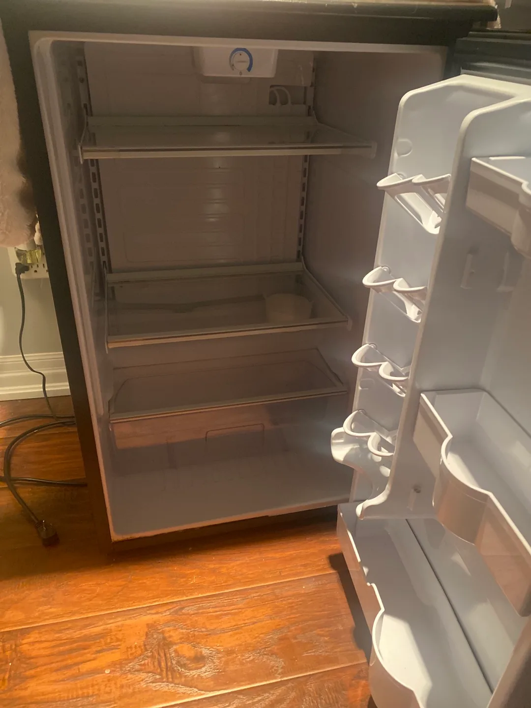 Danby Compact Refrigerator image indicator(2)