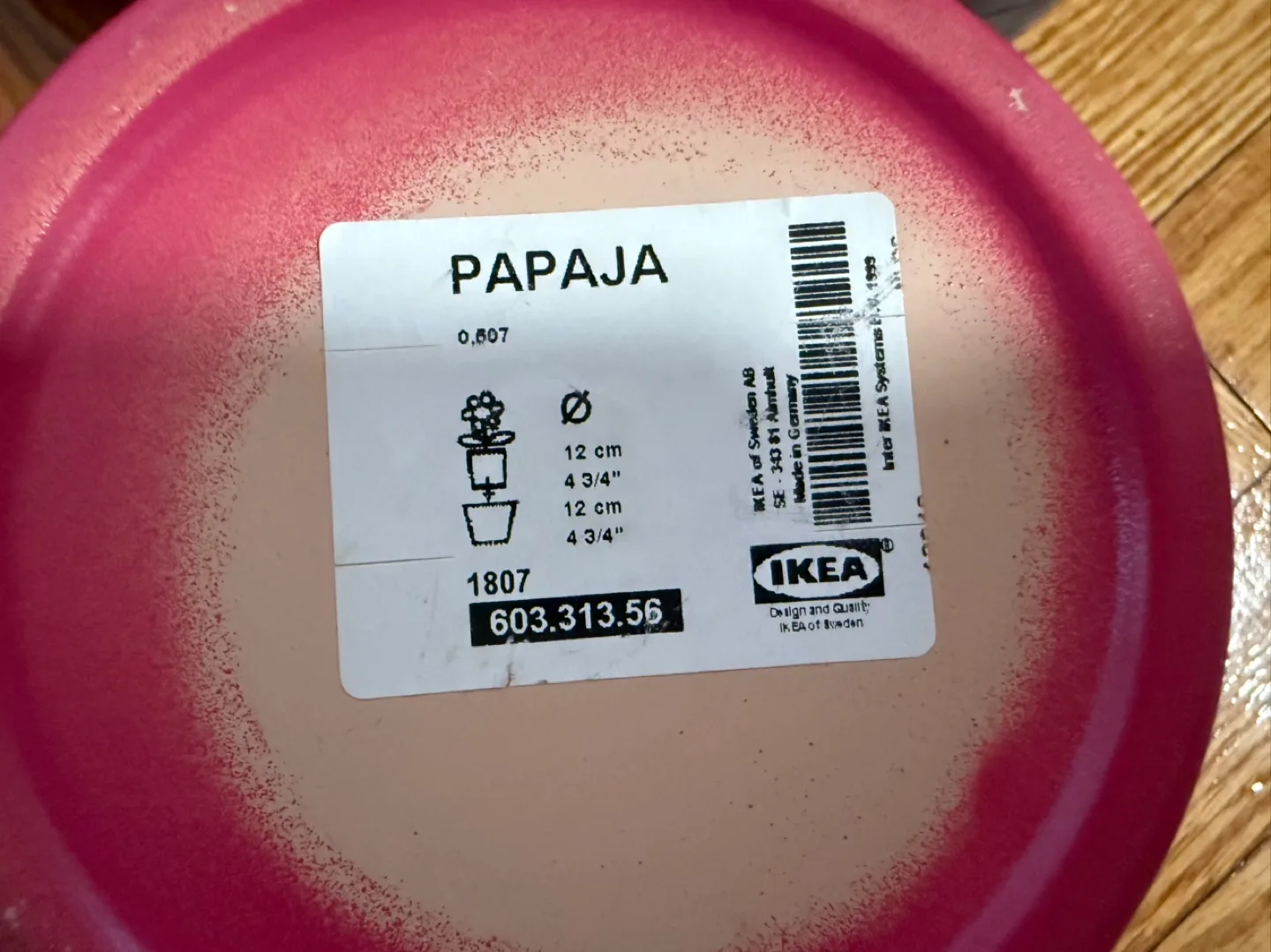 Assorted Plant Pots and Saucers image indicator(5)