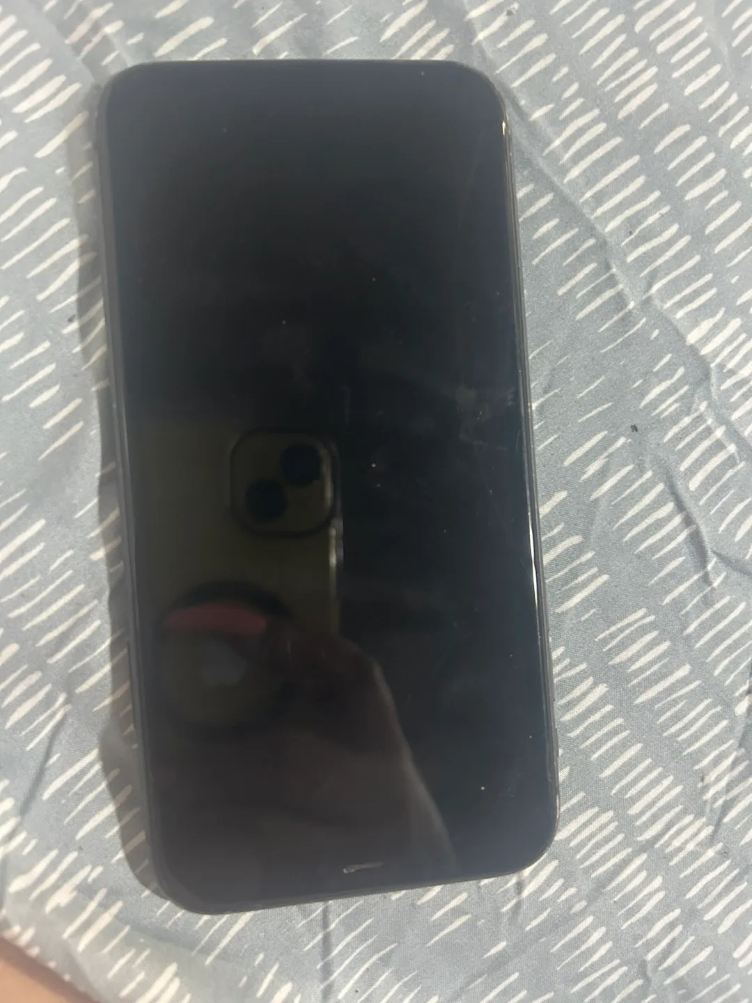 iPhone 11 - Damaged Back Glass - For Parts or Repair image indicator(3)