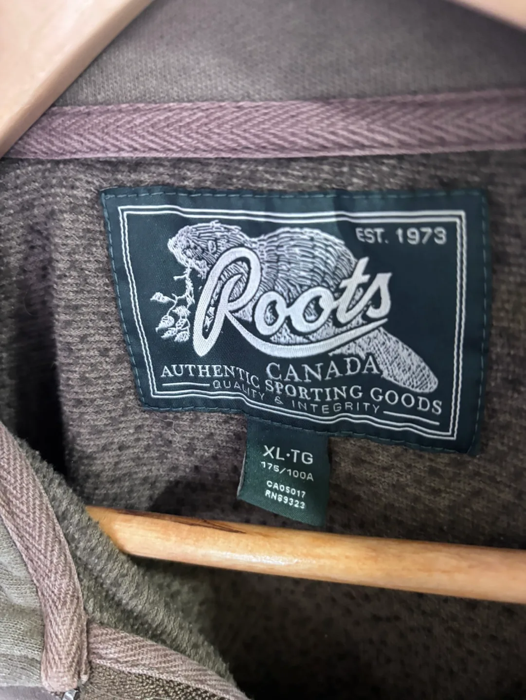 Roots Canada Olive Green 1/4 Zip Sweatshirt Size XL image indicator(2)