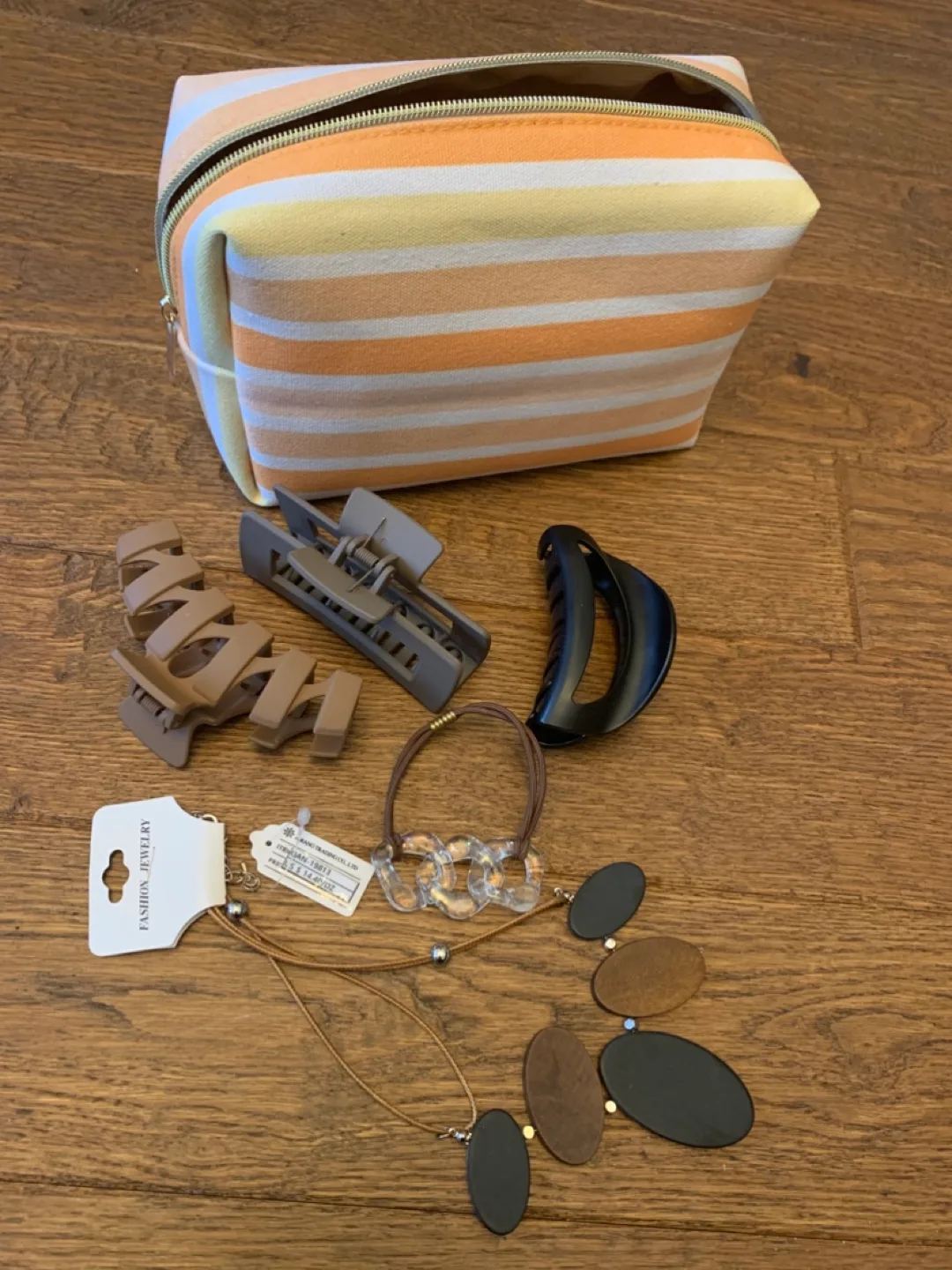 Makeup Bag & Hair Accessories Bundle thumbnail