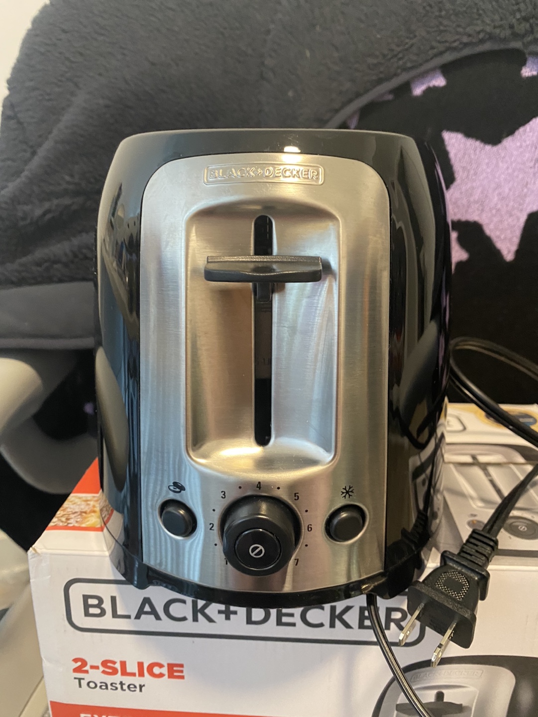Black + Decker 2-slice toaster (extra wide slots) - photo 2