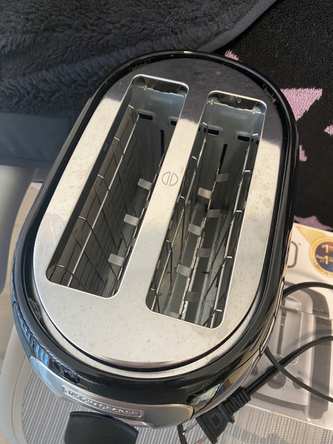 Black + Decker 2-slice toaster (extra wide slots) - photo 3