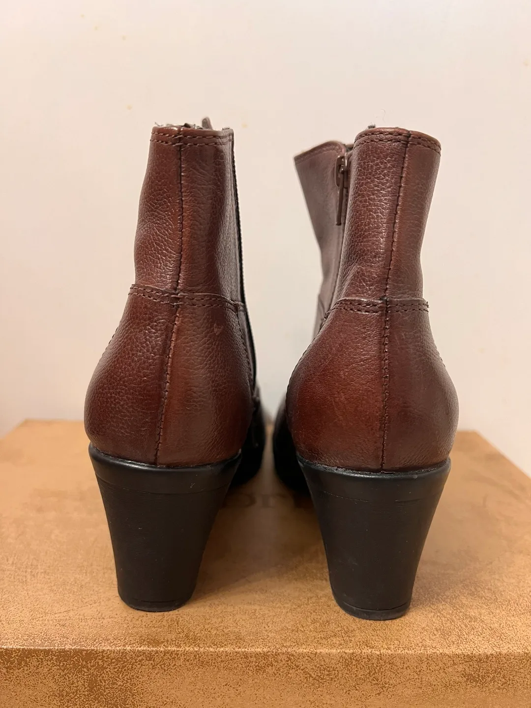 Brown Leather Boots image indicator(7)