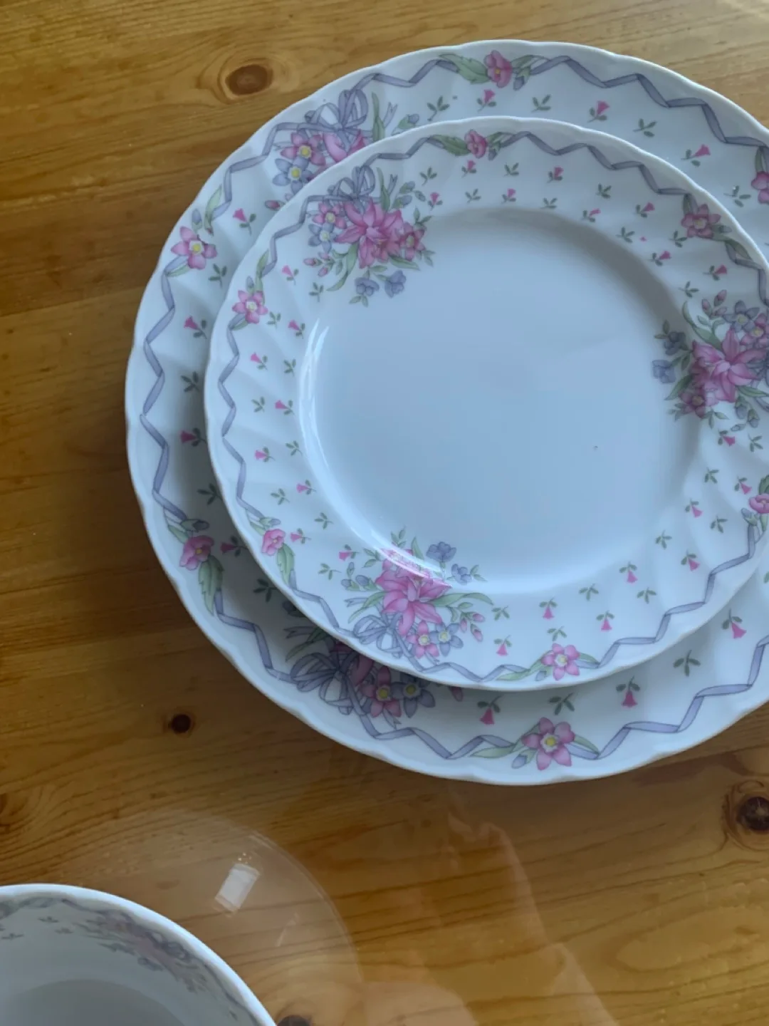 Floral Dinnerware Set - Plates, Bowl, Cup & Saucer image indicator(5)