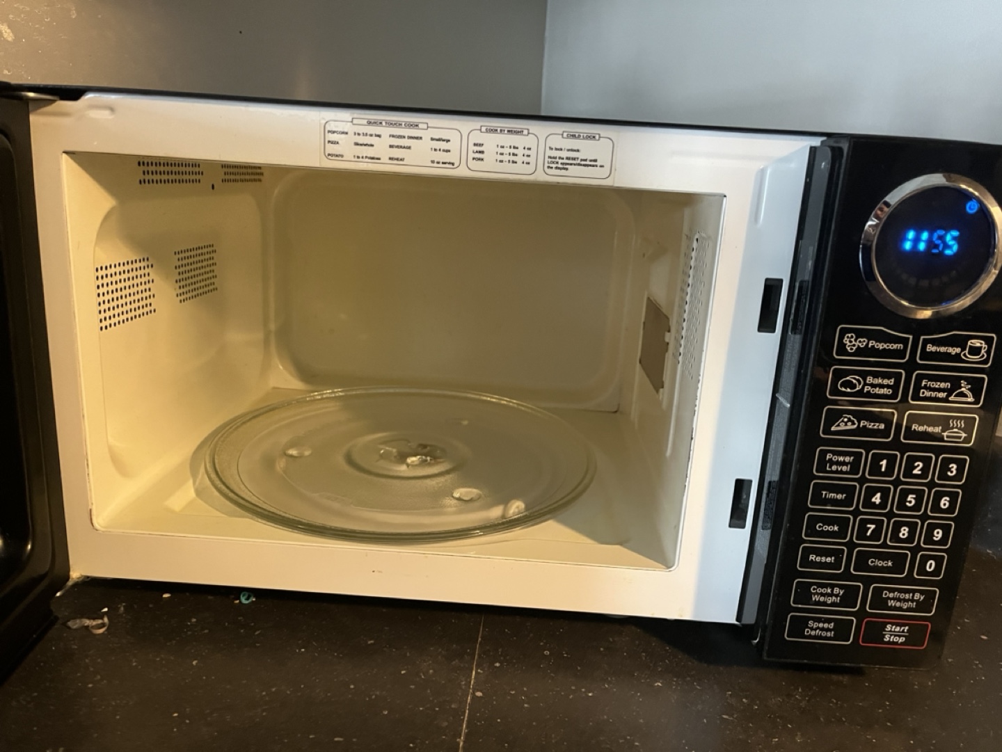 RCA 0.7 Cu. Ft. Microwave - photo 2
