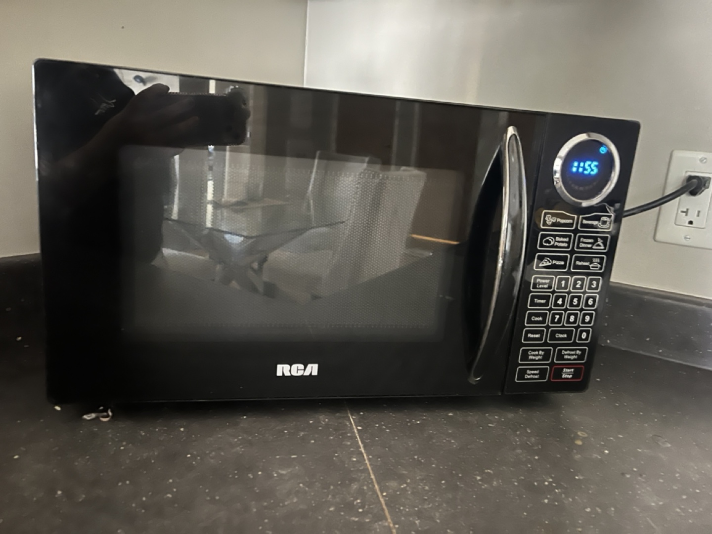 RCA 0.7 Cu. Ft. Microwave - photo 3