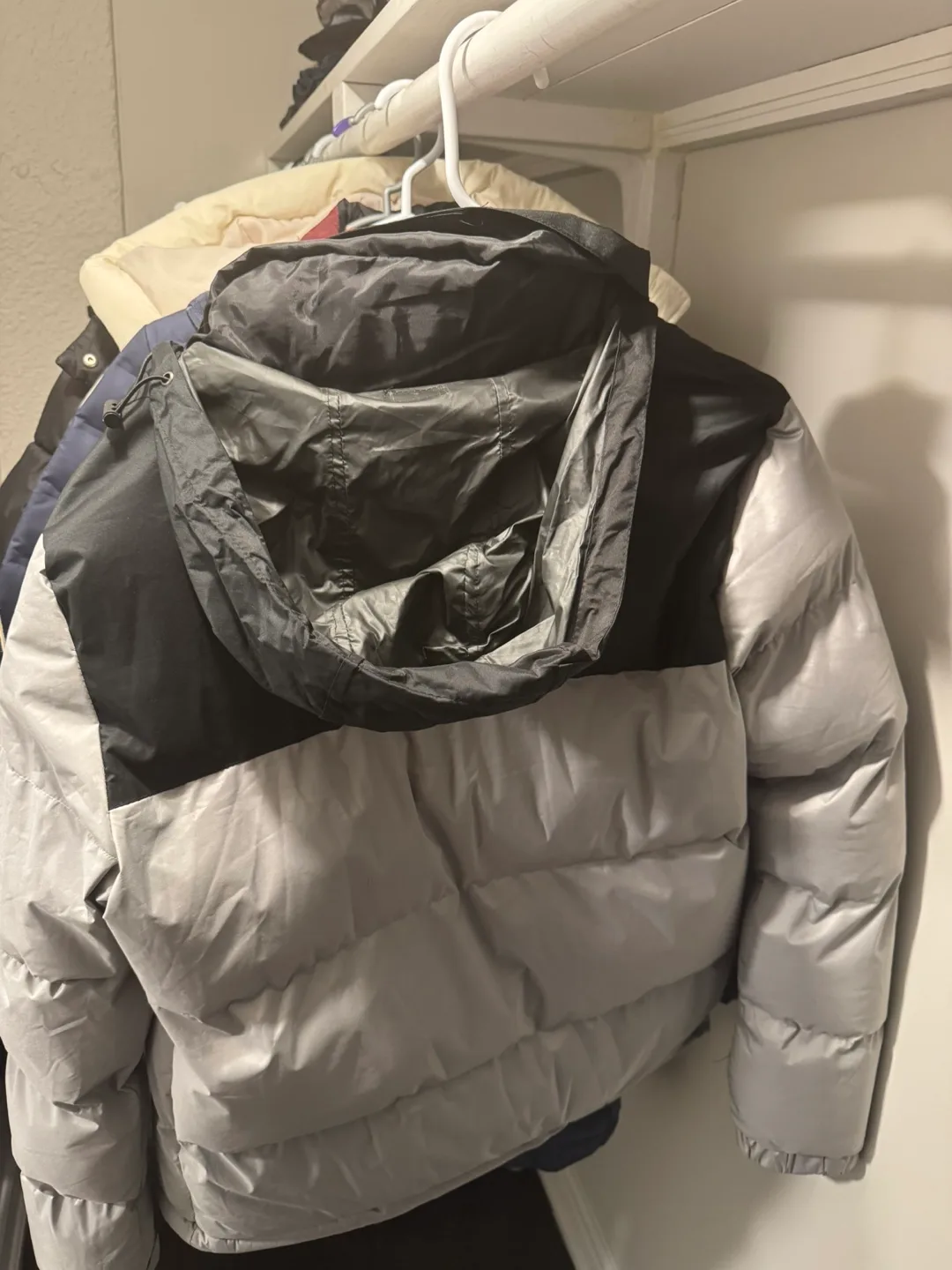 Women’s Grey and Black Puffer Jacket - Size Small image indicator(4)