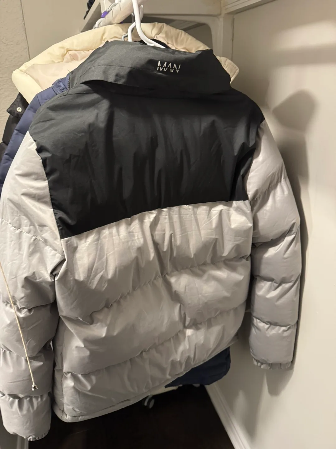 Women’s Grey and Black Puffer Jacket - Size Small image indicator(3)