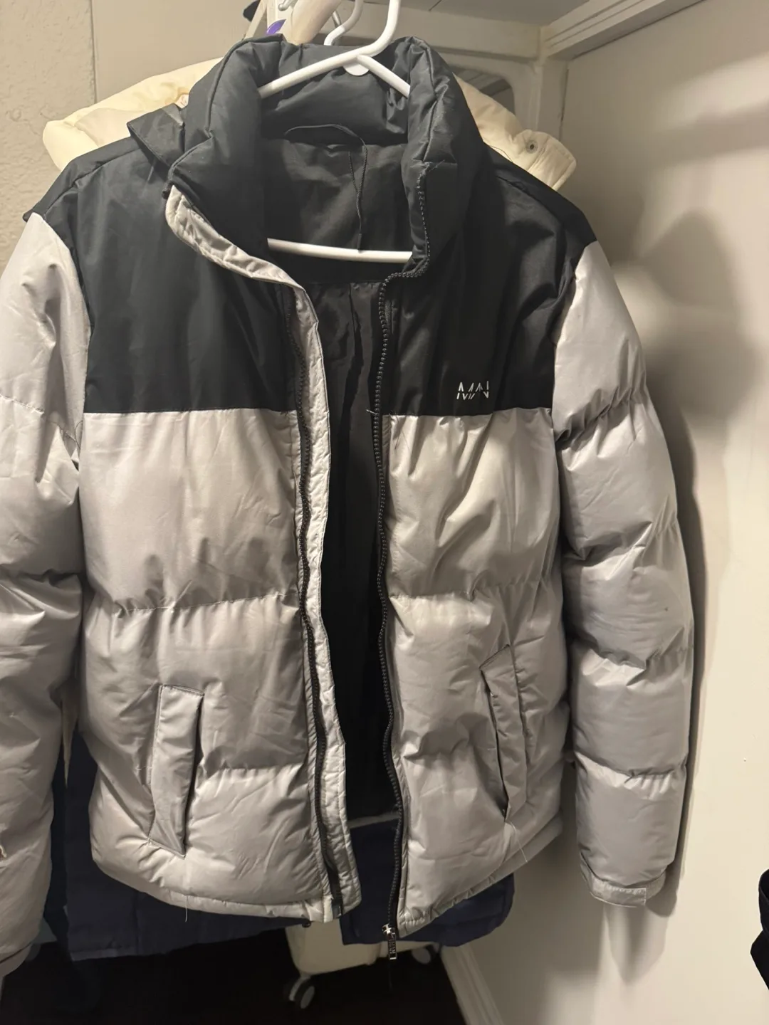 Women’s Grey and Black Puffer Jacket - Size Small image indicator(5)