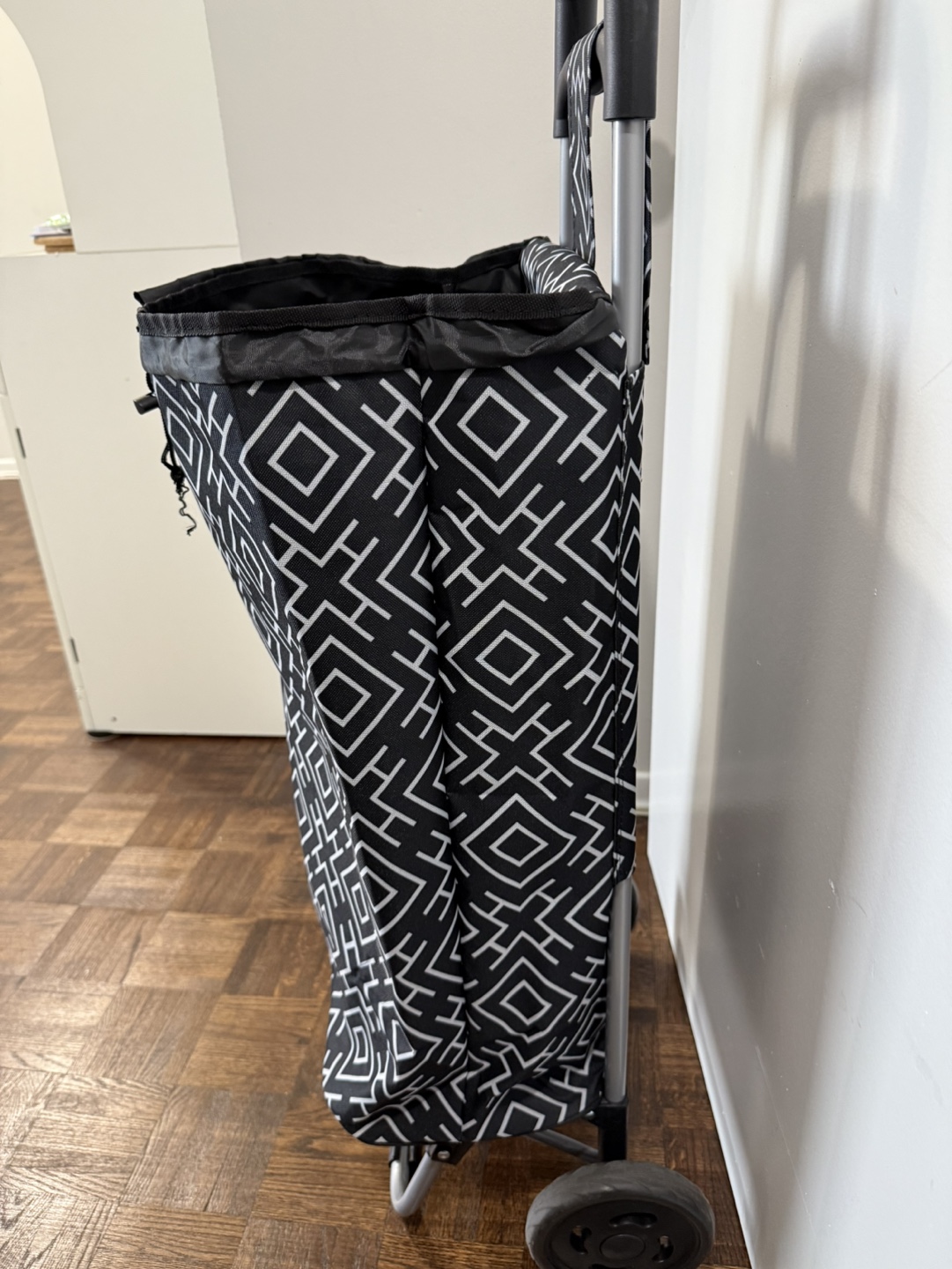 Foldable Shopping Cart with Geometric Pattern - photo 4