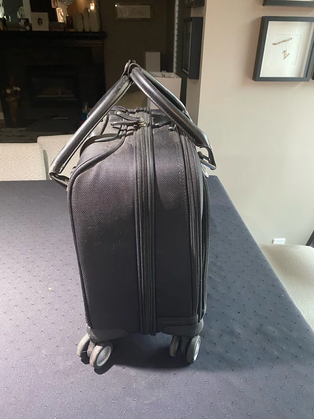 Samsonite Rolling Briefcase image indicator(2)