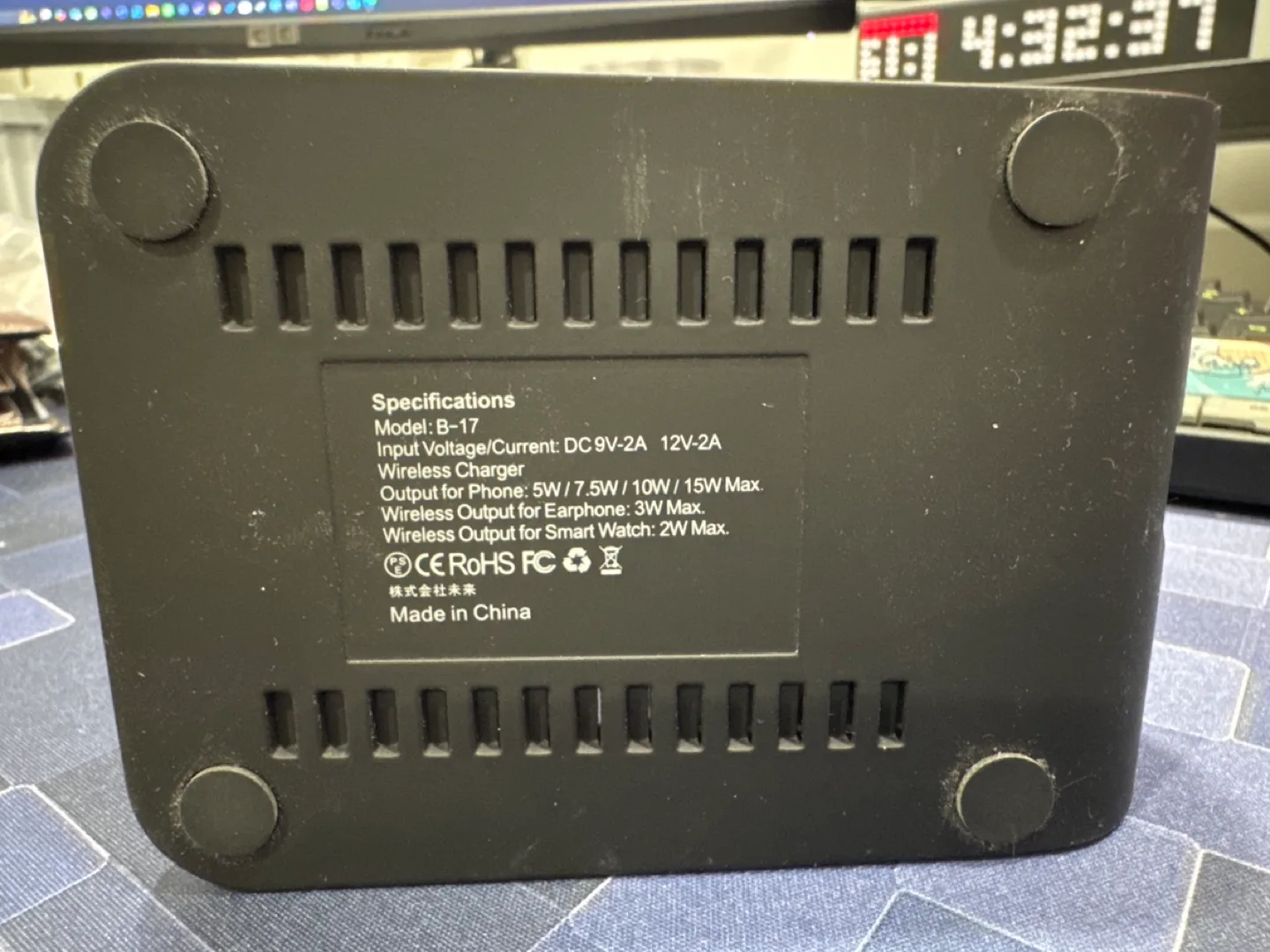 3-in-1 Wireless Charging Station (MagSafe) image indicator(2)