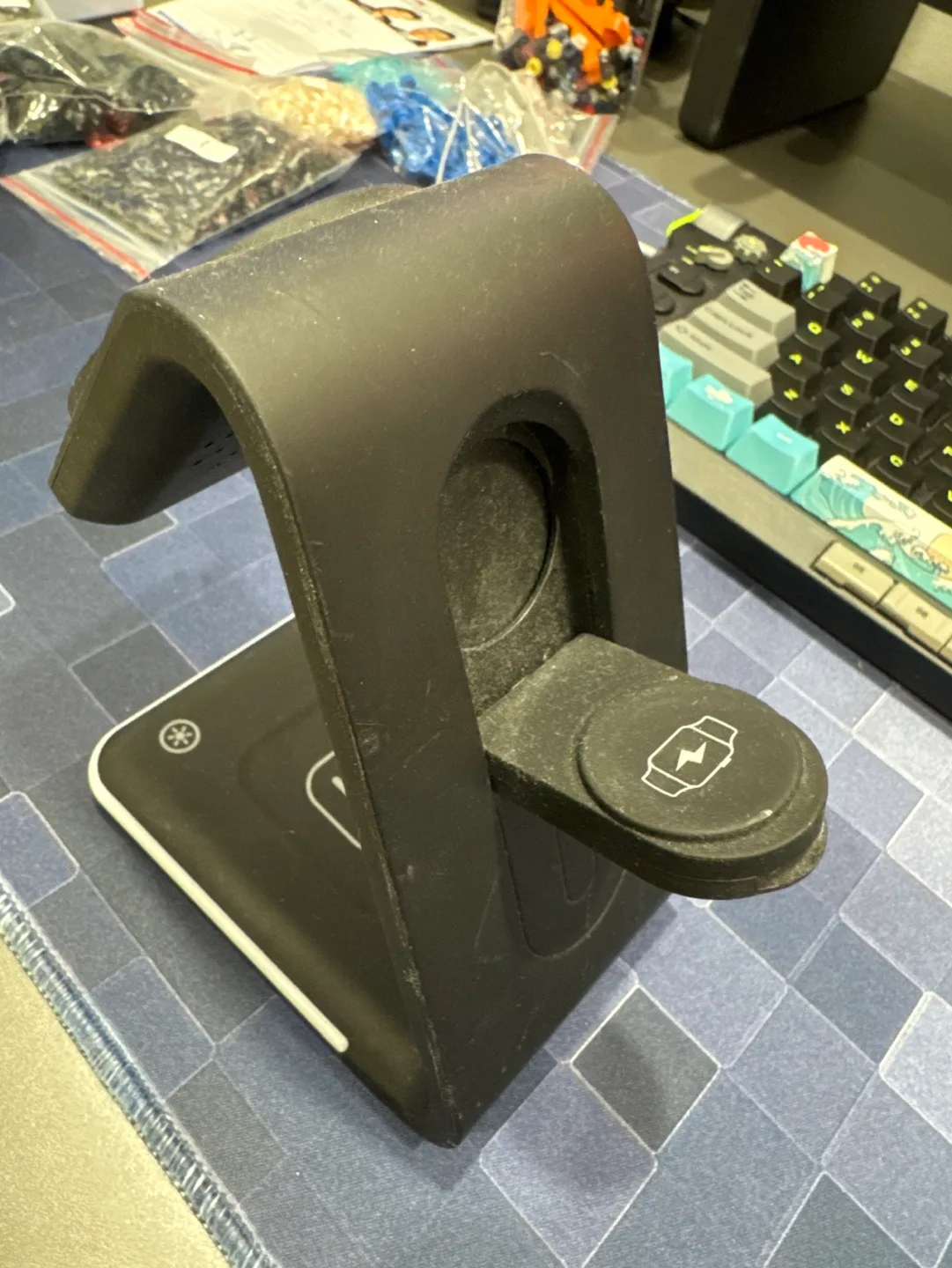 3-in-1 Wireless Charging Station (MagSafe) image indicator(3)