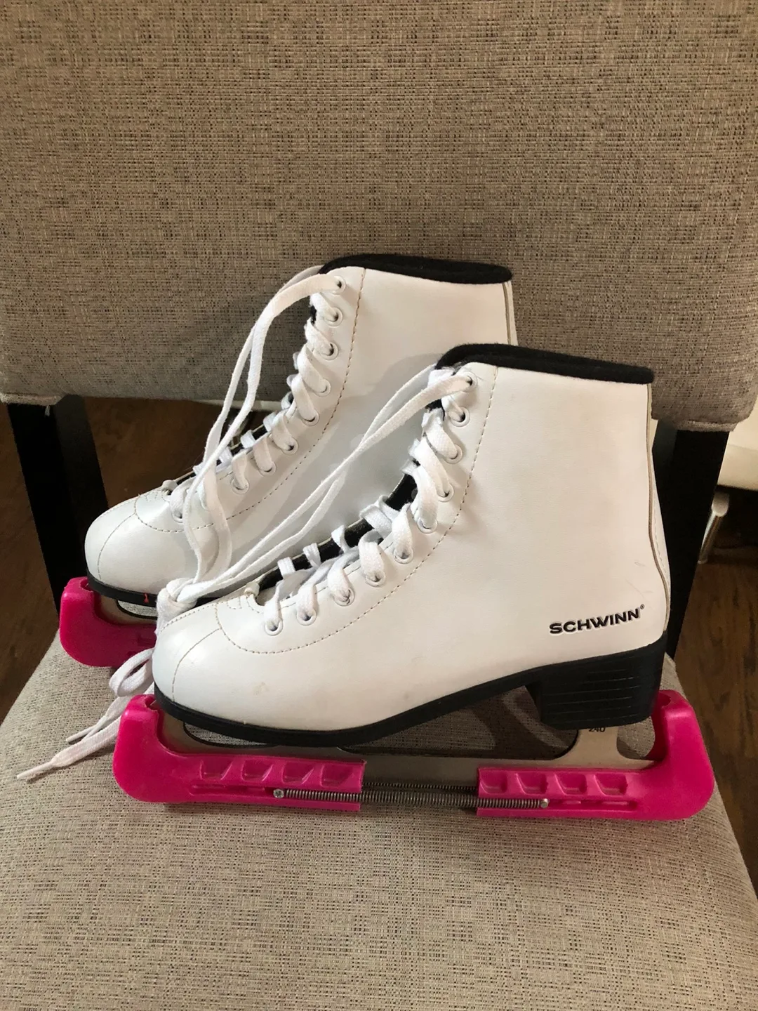 Schwinn Figure Skates image indicator(3)