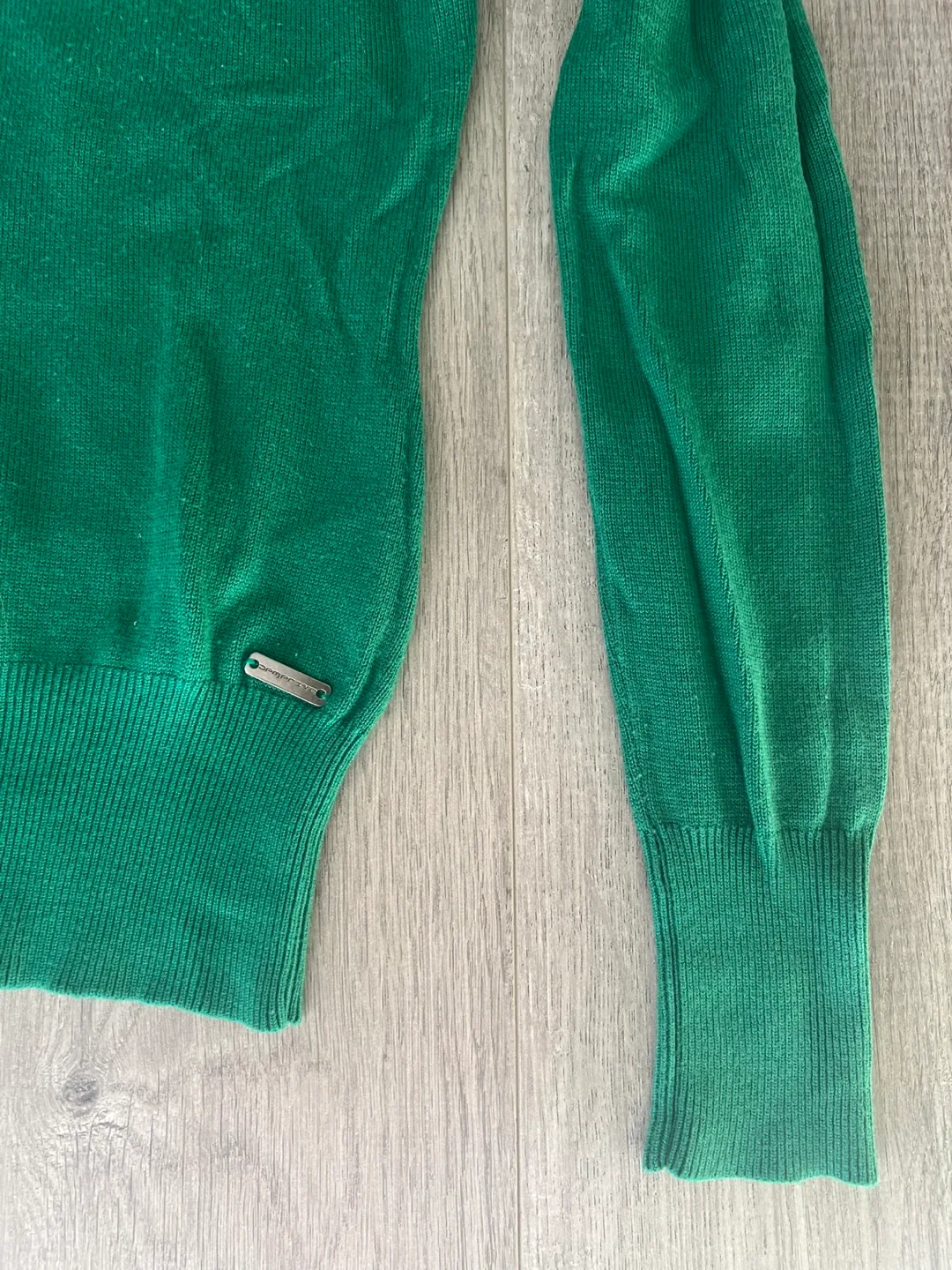 DPM Prive V-Neck Sweater- Small image indicator(3)