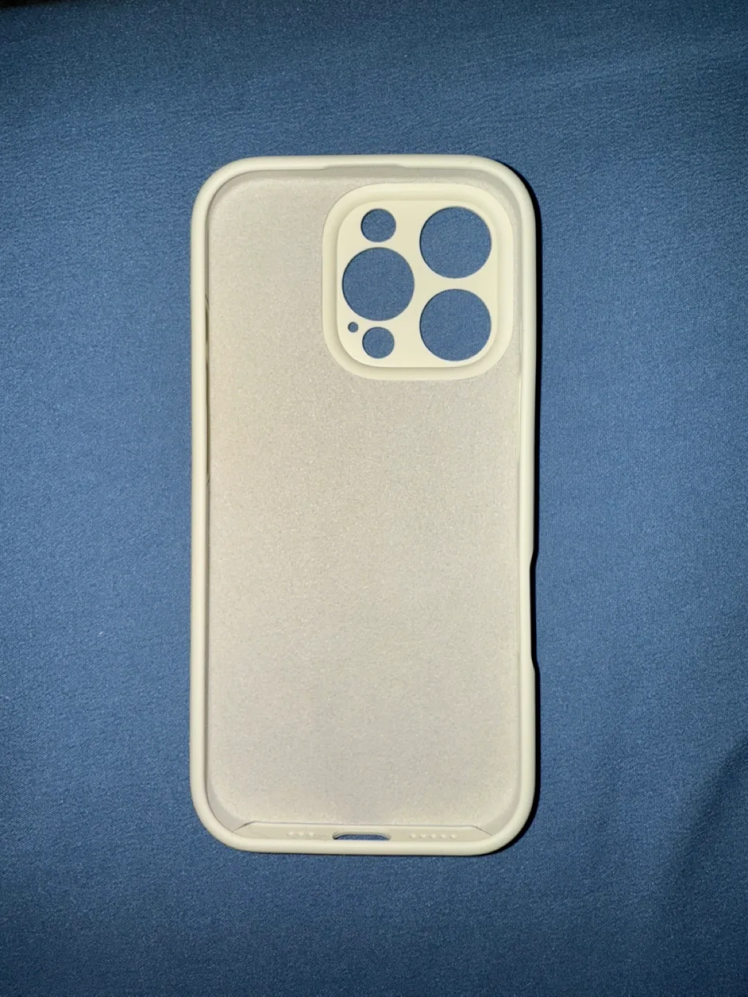 iPhone 16 Pro Silicon Case - Cream image indicator(2)