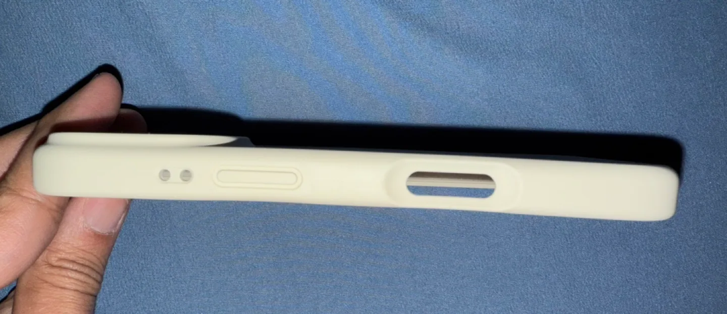 iPhone 16 Pro Silicon Case - Cream image indicator(3)