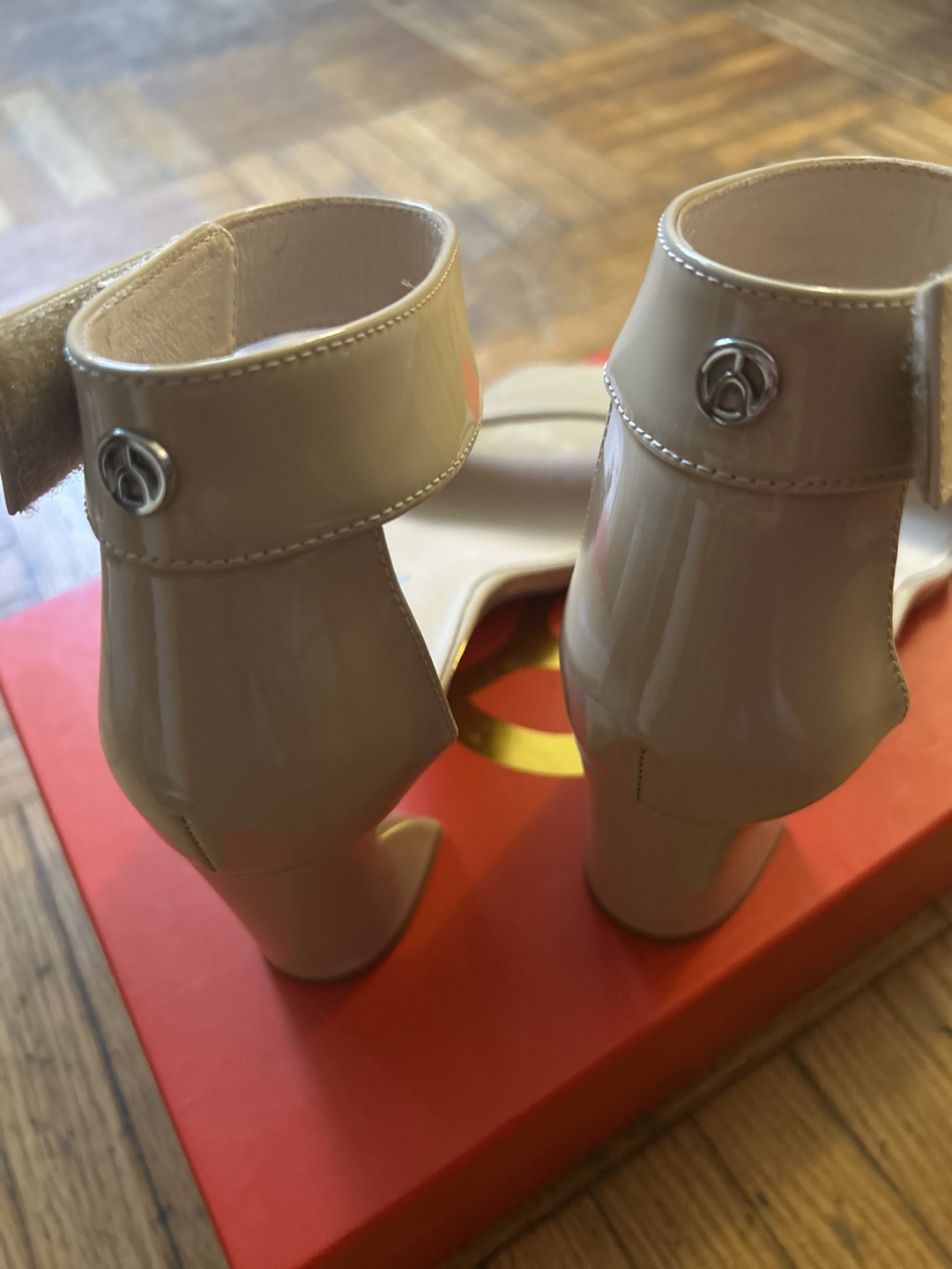 Wishbone Daniella Heels - Beige - Size 7.5 - photo 4