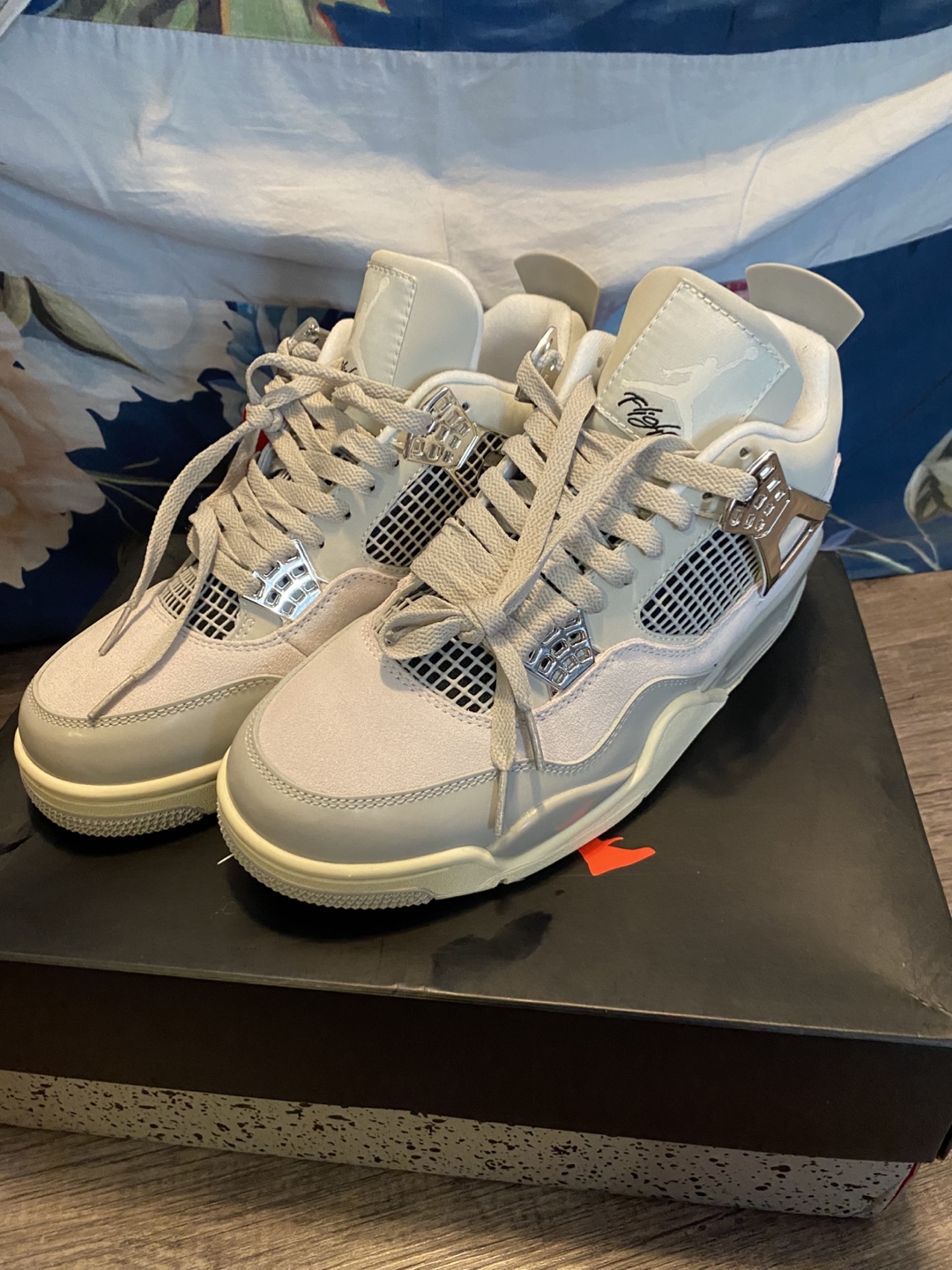 Air Jordan 4s frozen moments - photo 2