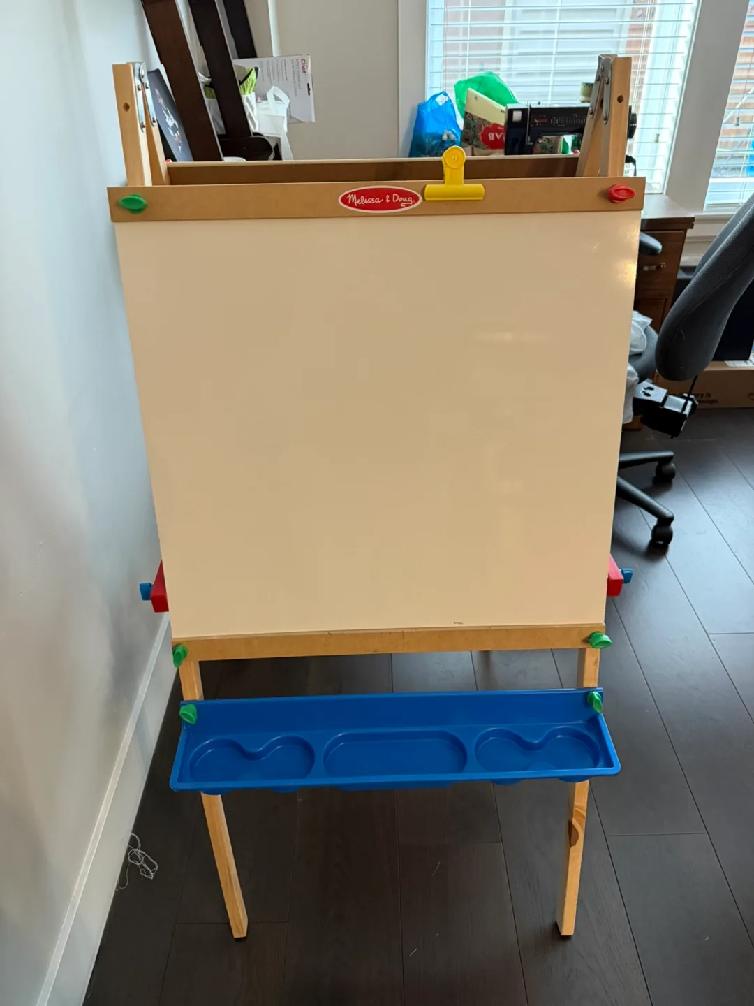 Melissa & Doug Wooden Double-Sided Easel image indicator(2)