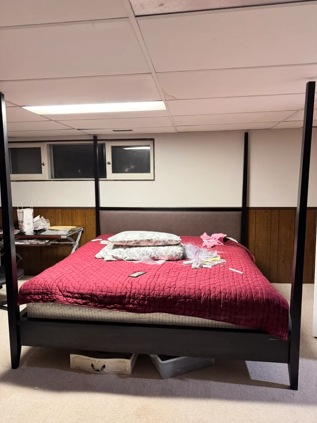 King Size Poster Bed Frame image indicator(4)