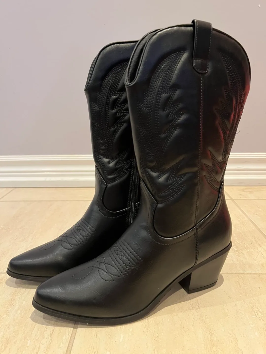 Black Leather Western Boots image indicator(3)
