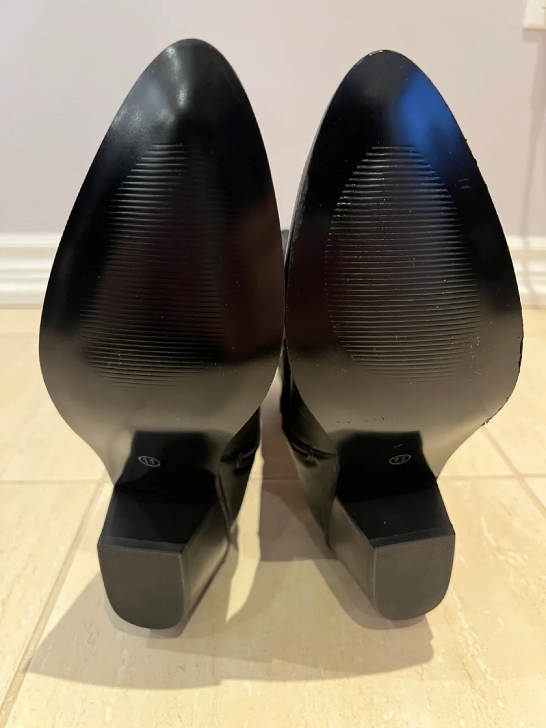 Black Leather Western Boots image indicator(6)