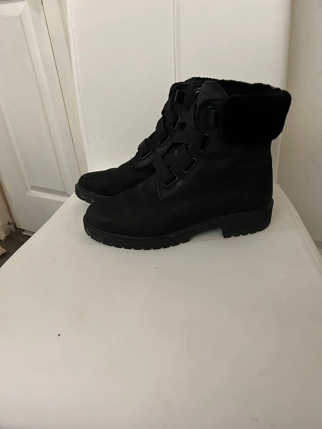 Women's Timberland Black Boots - Size 8 thumbnail