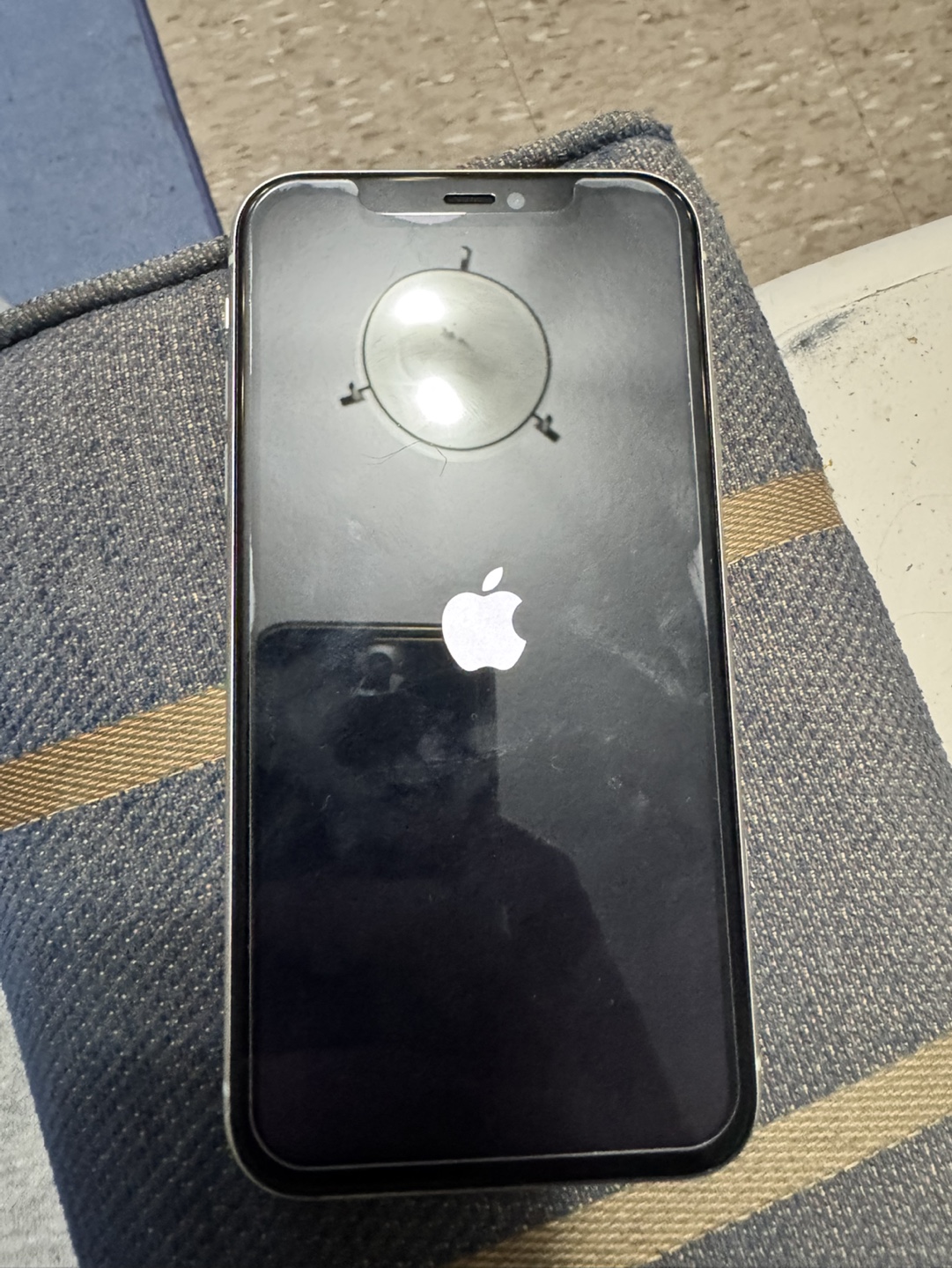 iPhone 11 - Cracked Back - 82% Battery Health - photo 2