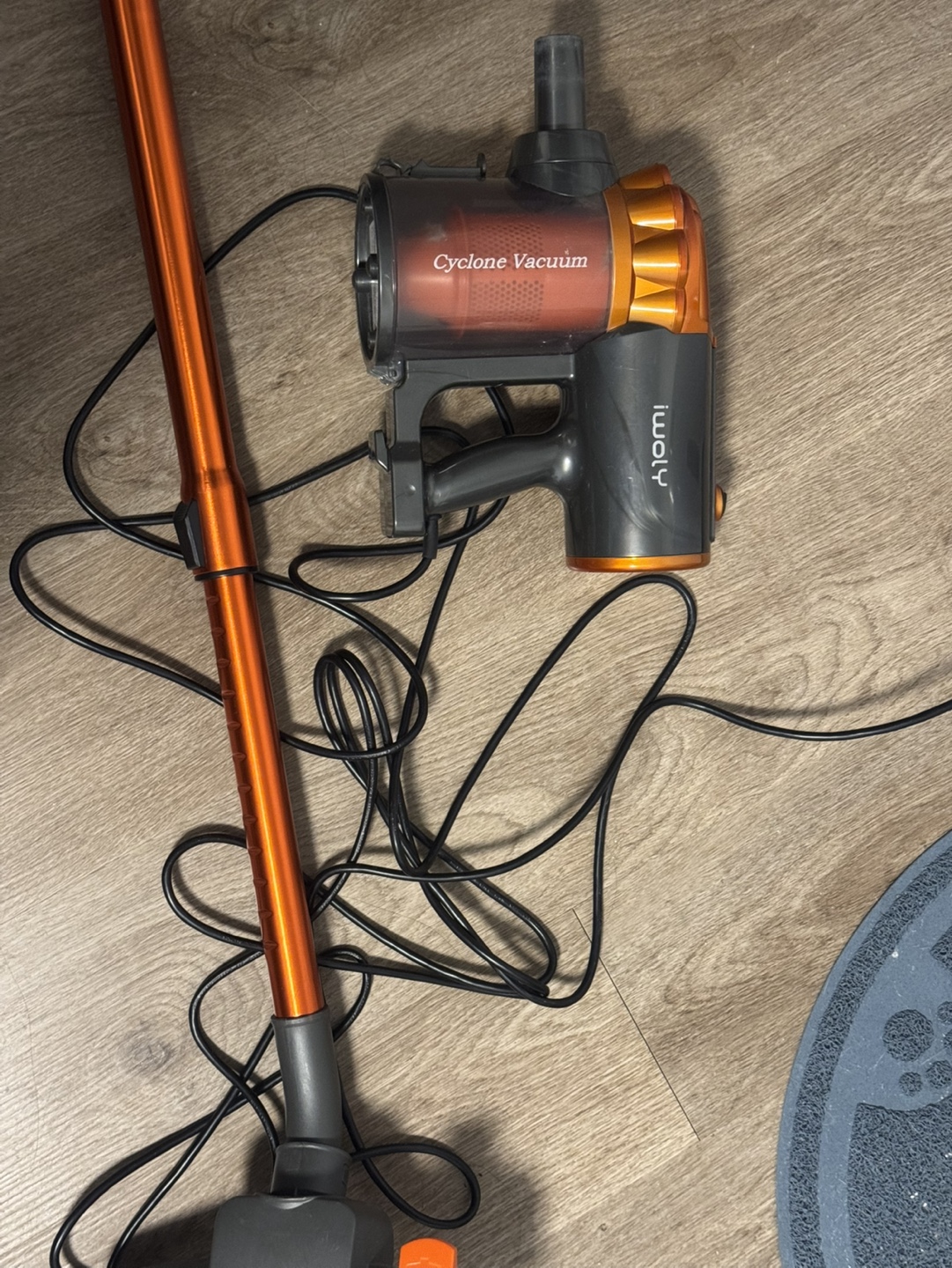 iLOKI Cyclone Vacuum Cleaner