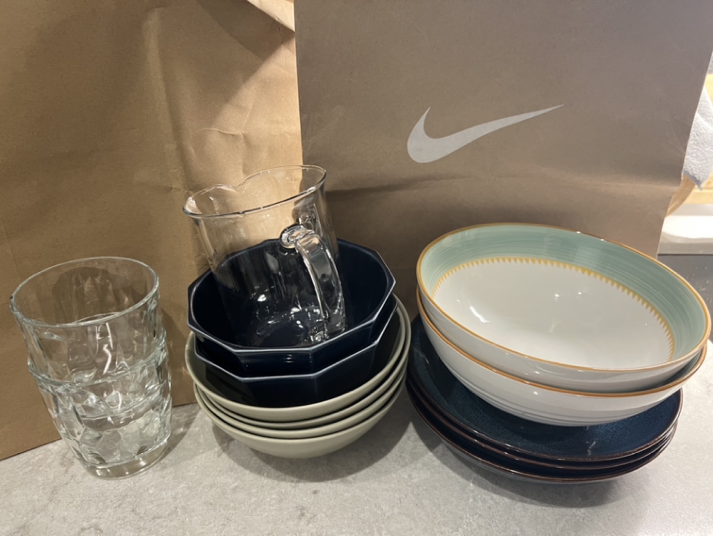 Kitchenware Bundle: Bowls, Measuring Jug & Glasses