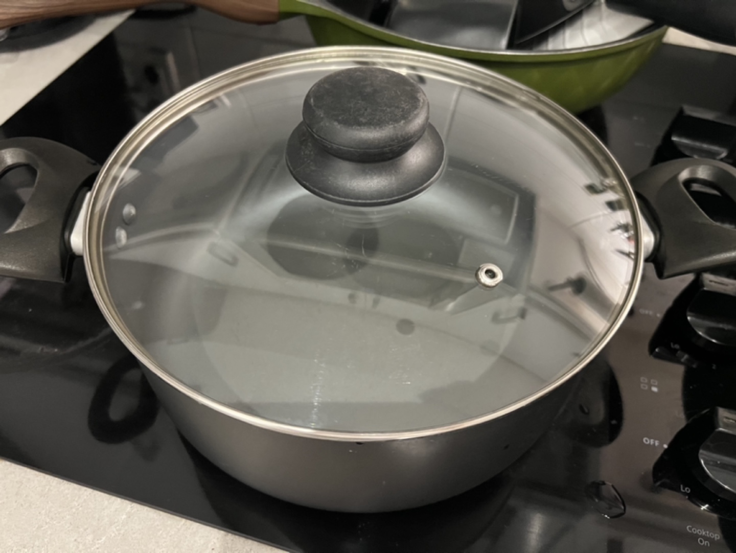 Large cooking pot