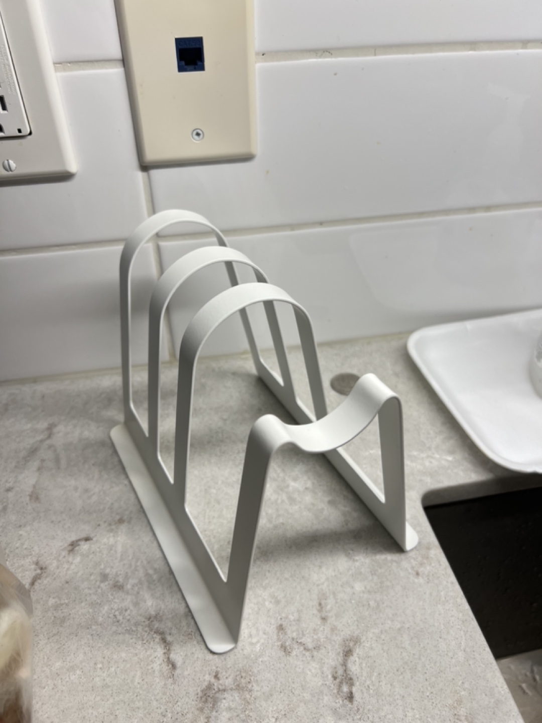 White Metal Cutting Board Rack