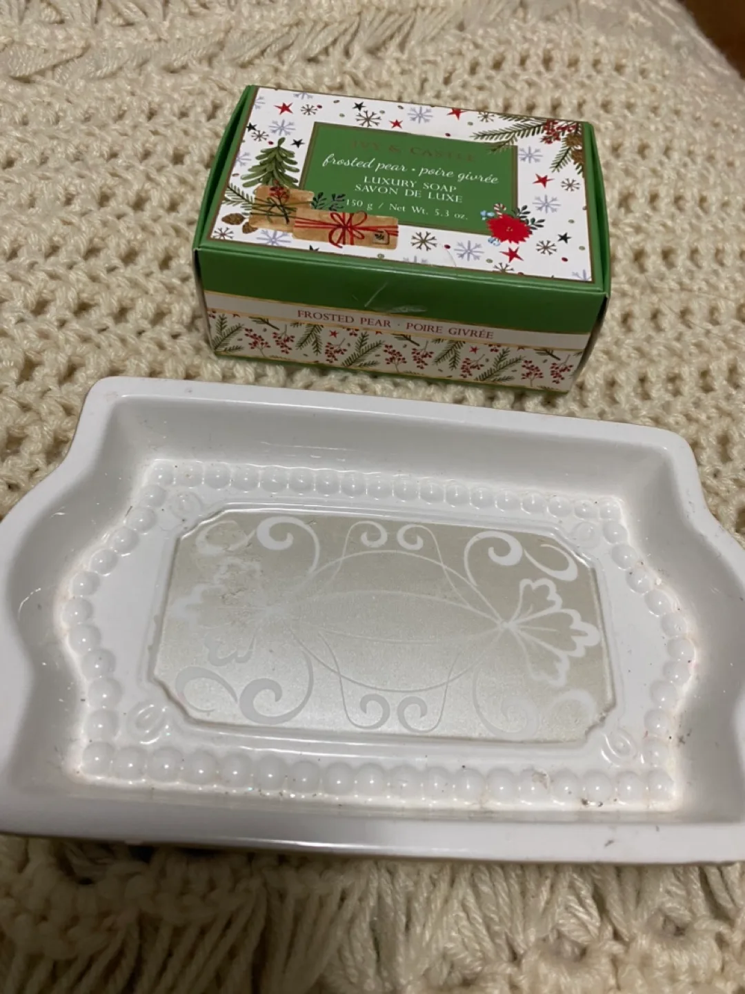 Ivy & Castle Frosted Pear Luxury Soap with Soap Dish image indicator(2)