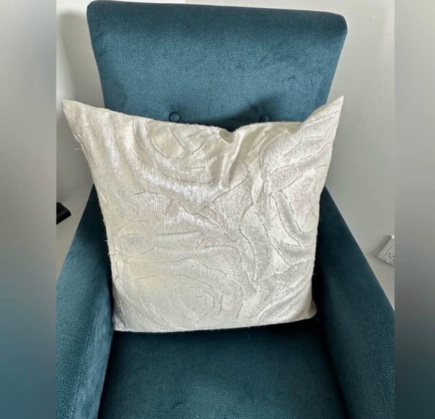 Cream Rose Velvet Throw Pillow - photo 4