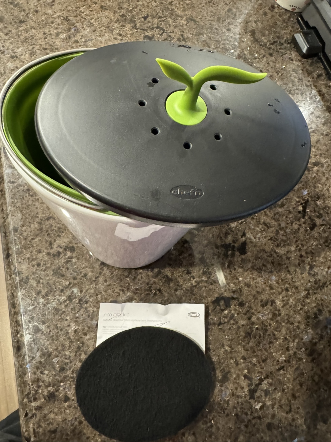 Chef'n EcoCrock Compost Bin with extra filters - photo 3