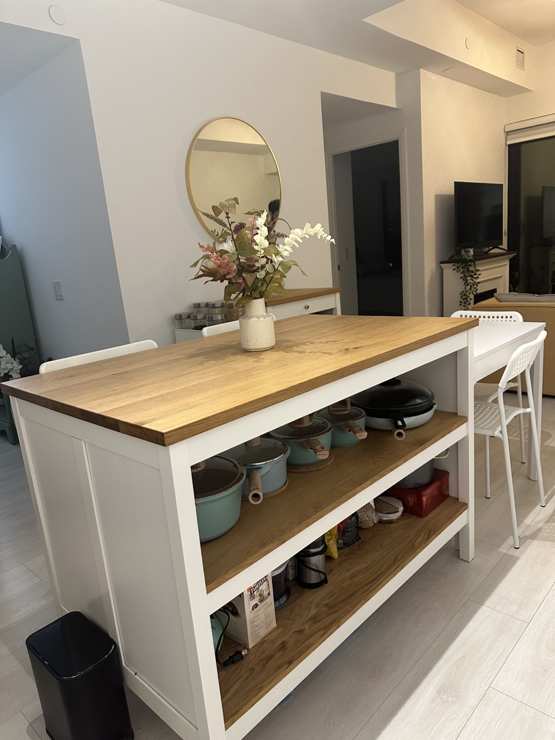 Kitchen Island with Two Stools - photo 2
