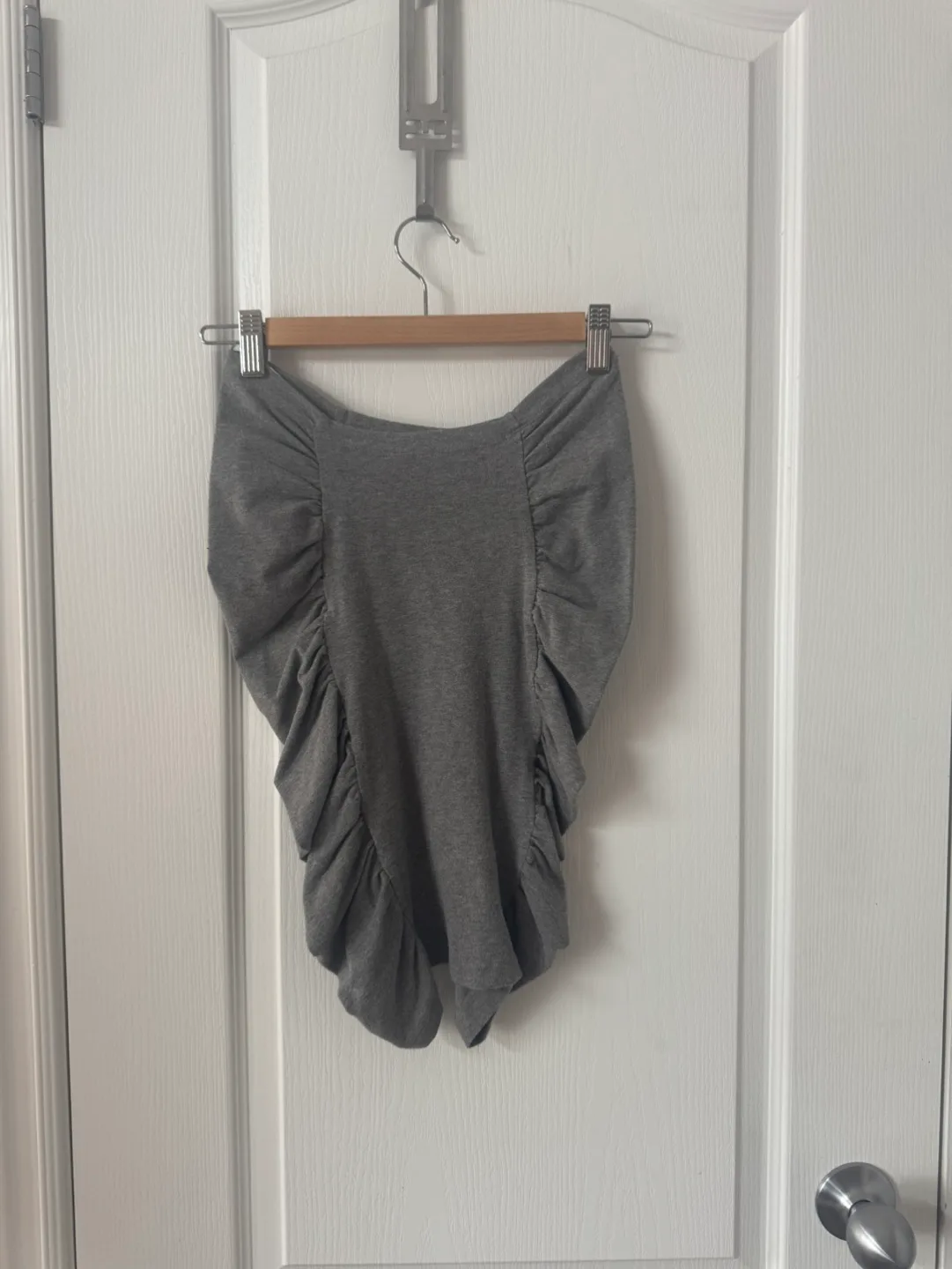 MONKI XSmall Grey Ruched Shorts image indicator(3)