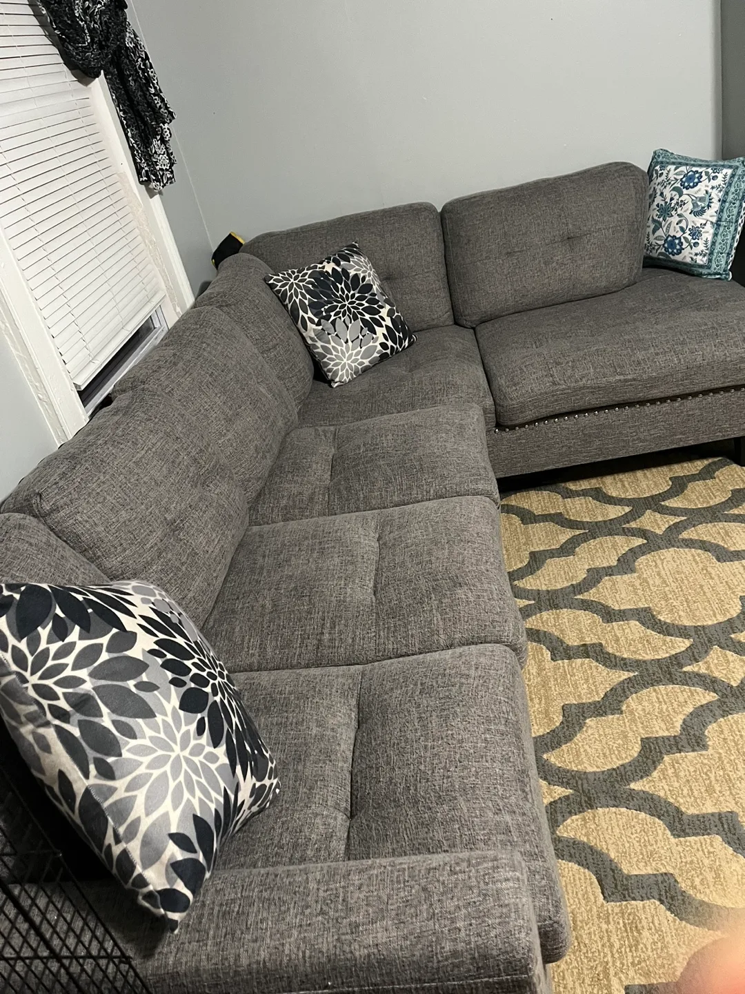 Gray Sectional Sofa image indicator(2)