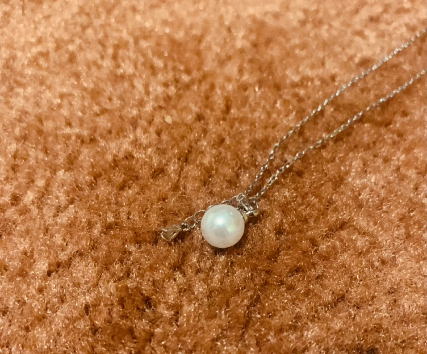 Two Necklaces: Claires Necklace & Pearl Necklace image indicator(3)