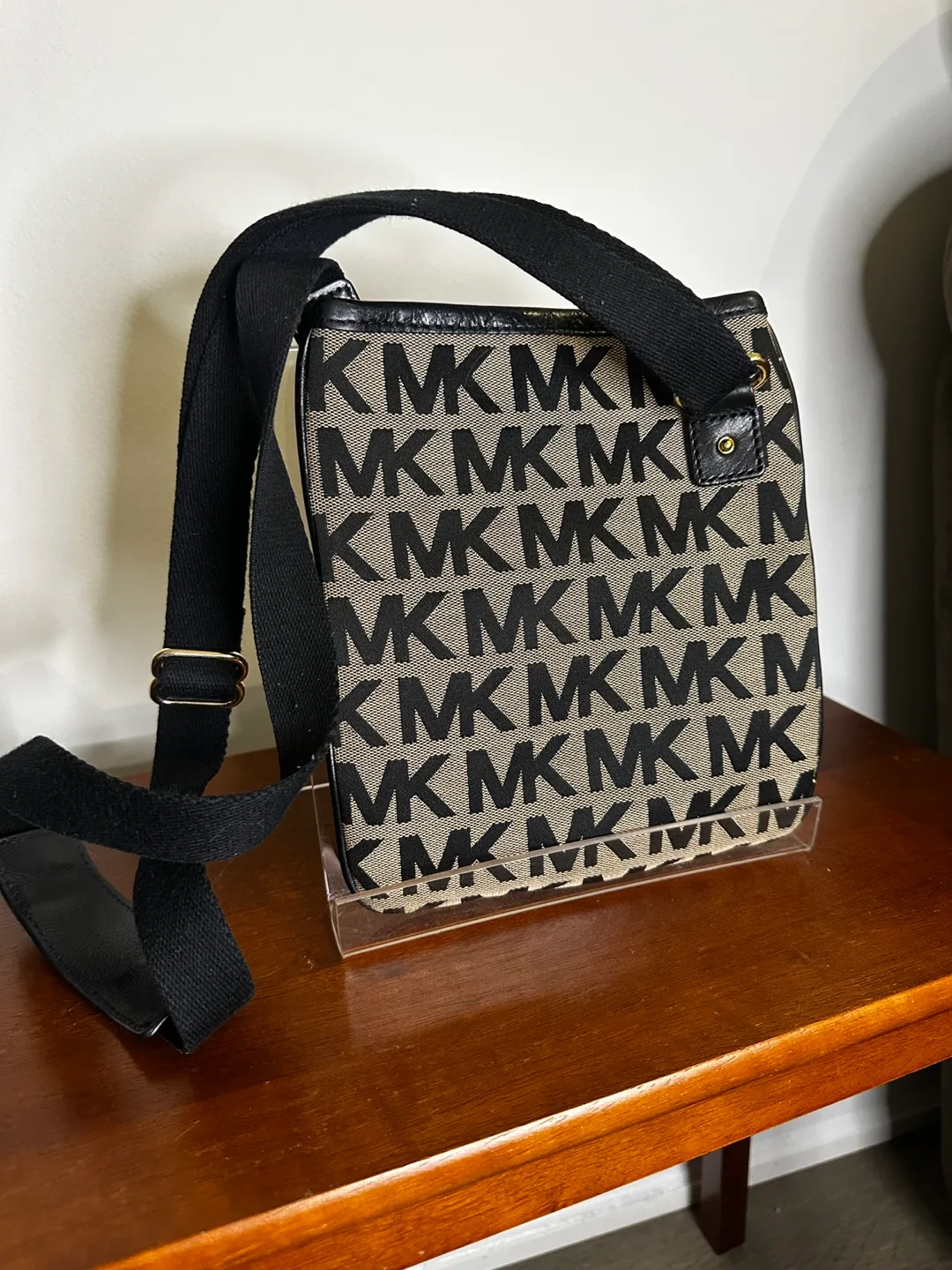 Michael Kors Black and Beige MK Signature Crossbody Bag image indicator(4)