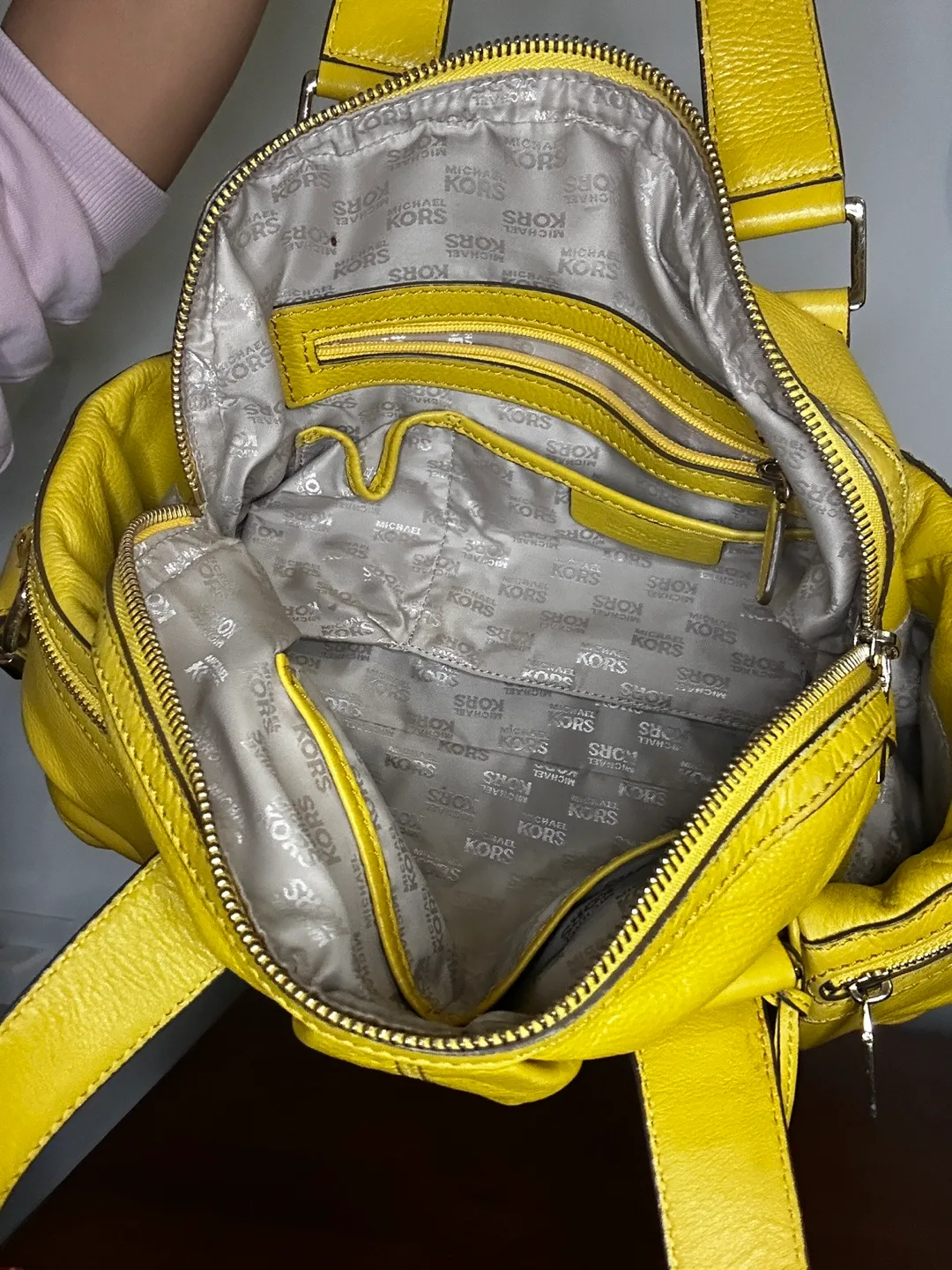 Michael Kors Yellow Leather Handbag image indicator(5)