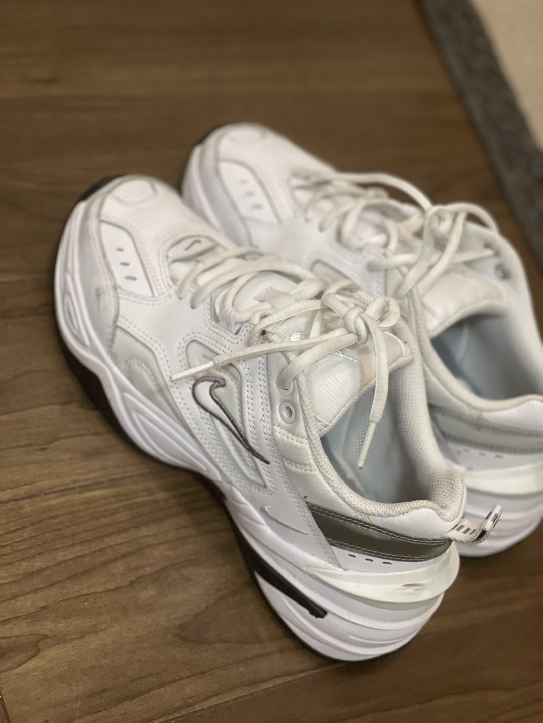 Pre-owned Nike Monarch IV sneakers.