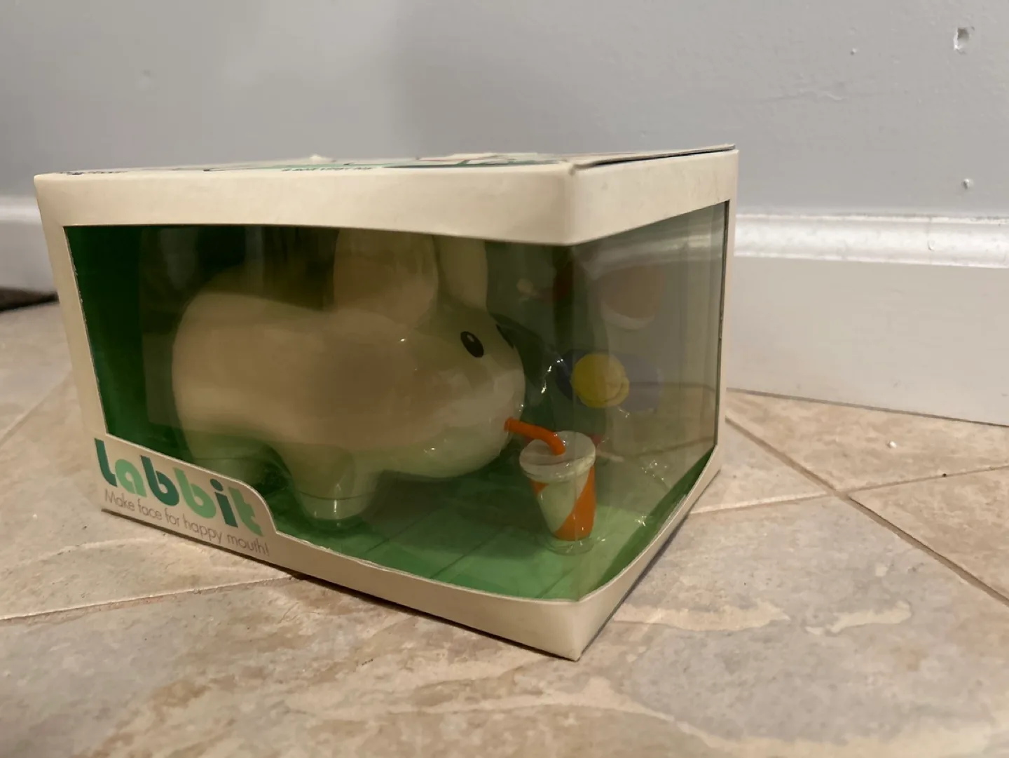 Labbit Kidrobot Vinyl Figure - Unopened image indicator(2)