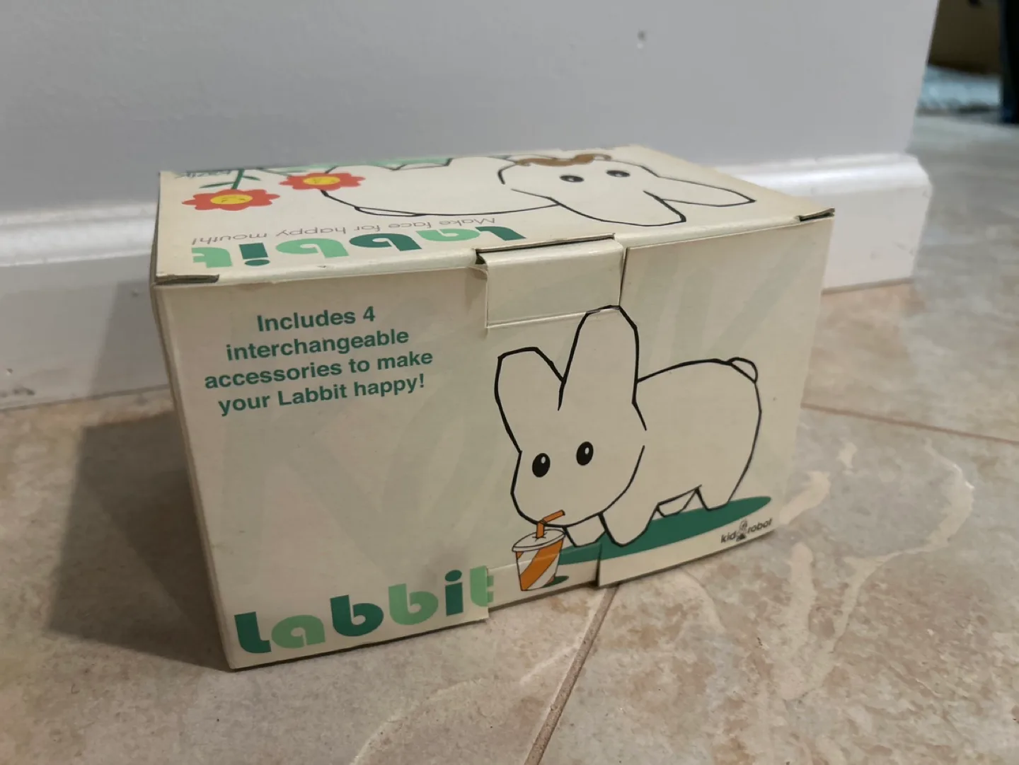 Labbit Kidrobot Vinyl Figure - Unopened image indicator(4)