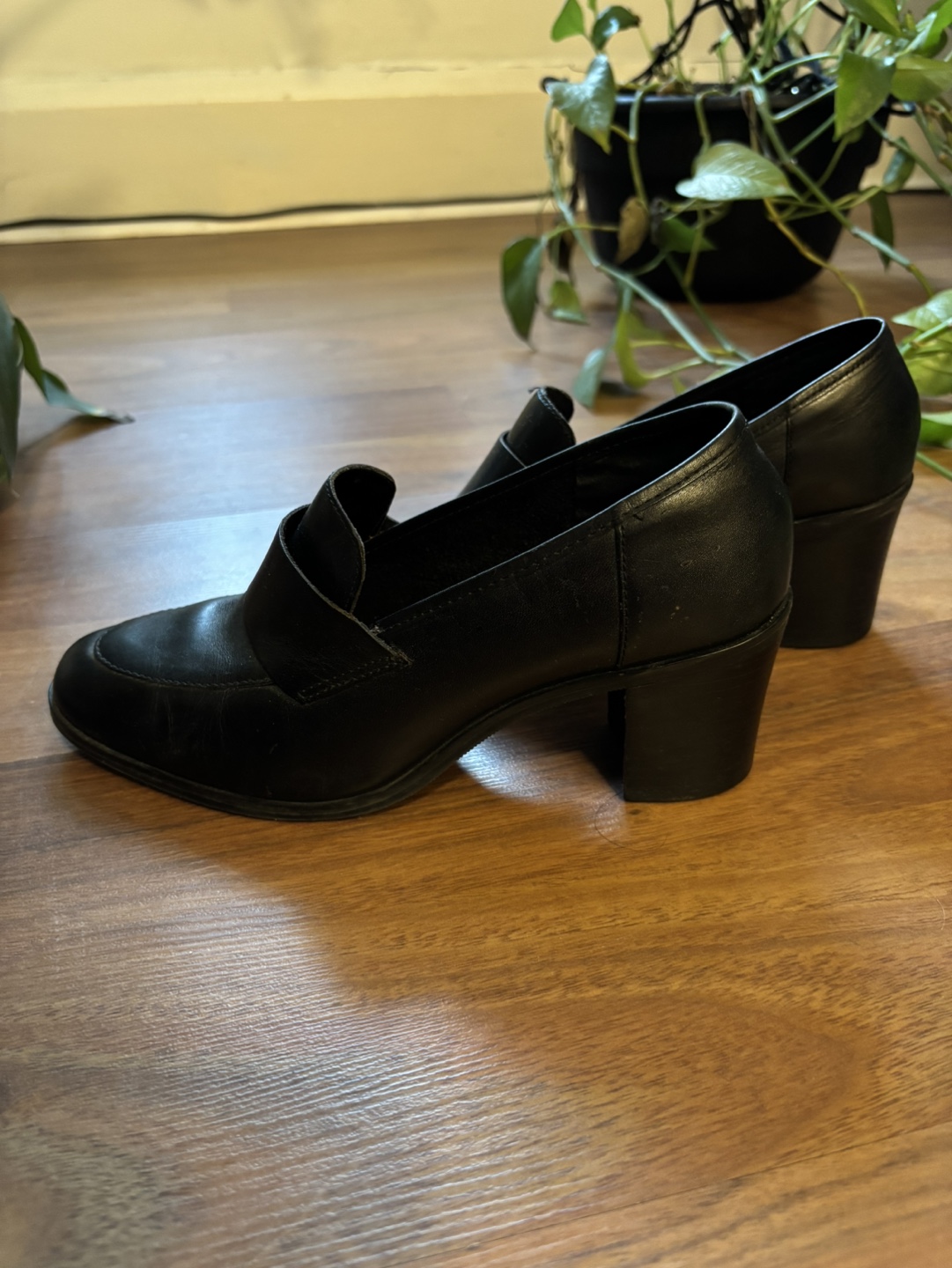 Vintage Black Loafers - photo 2