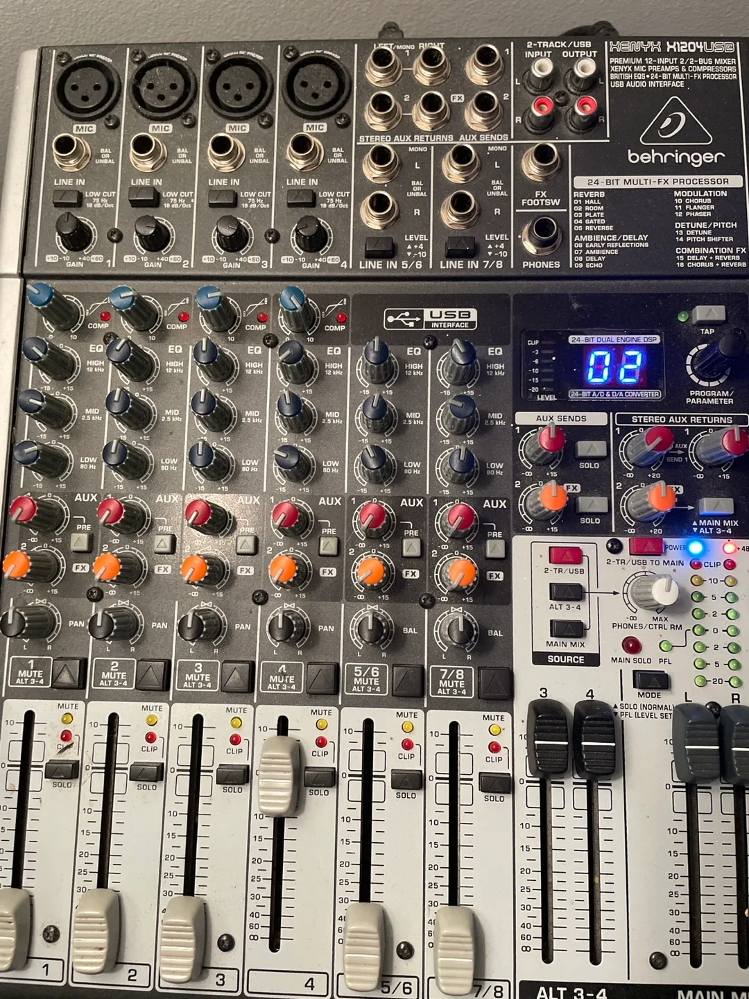 Behringer Xenyx 1204USB Mixer image indicator(2)