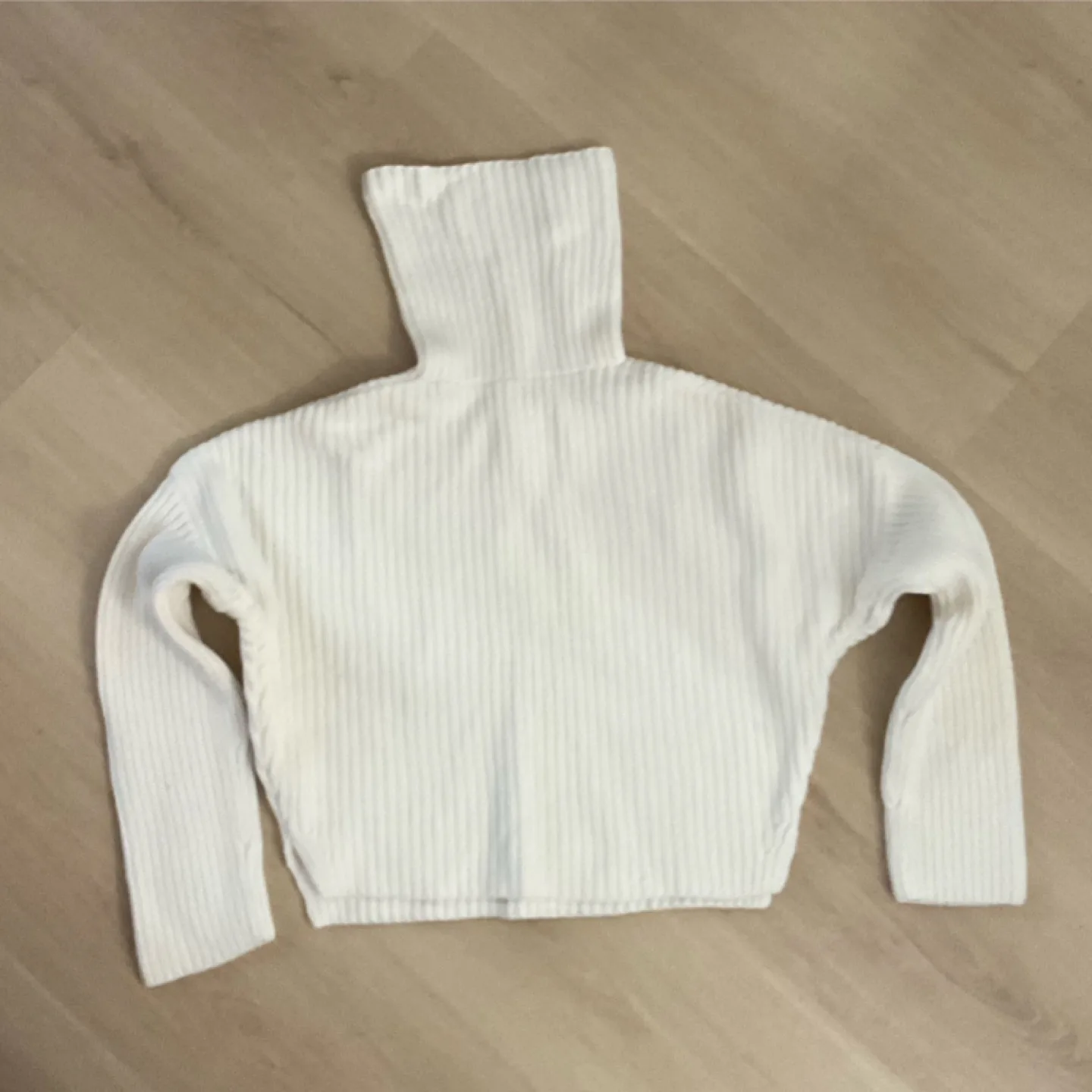 Cream-coloured turtleneck sweater thumbnail